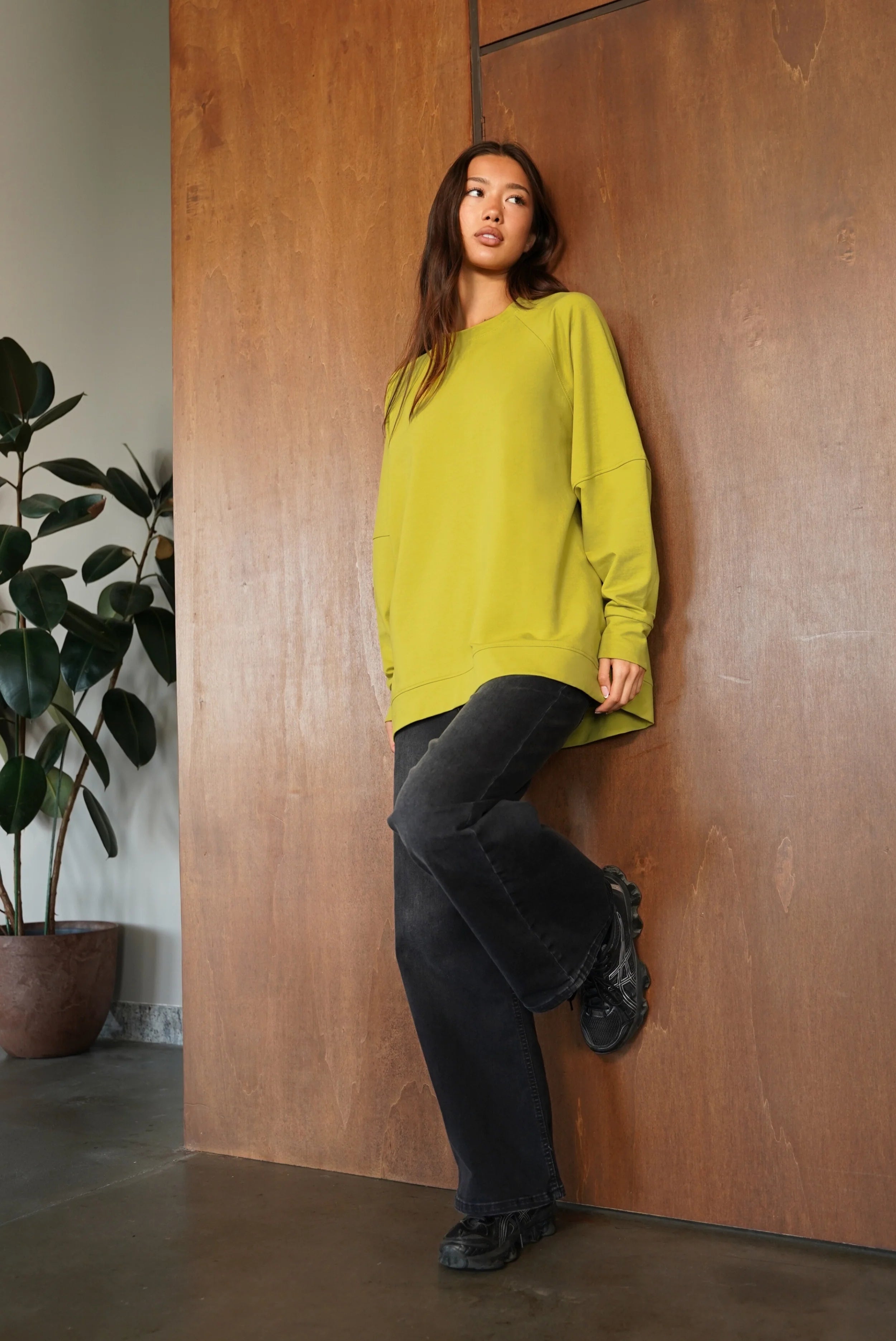 Lässiger SELKA Sweater in A-Linie mit Raglanärmeln und längerem Rückensaum