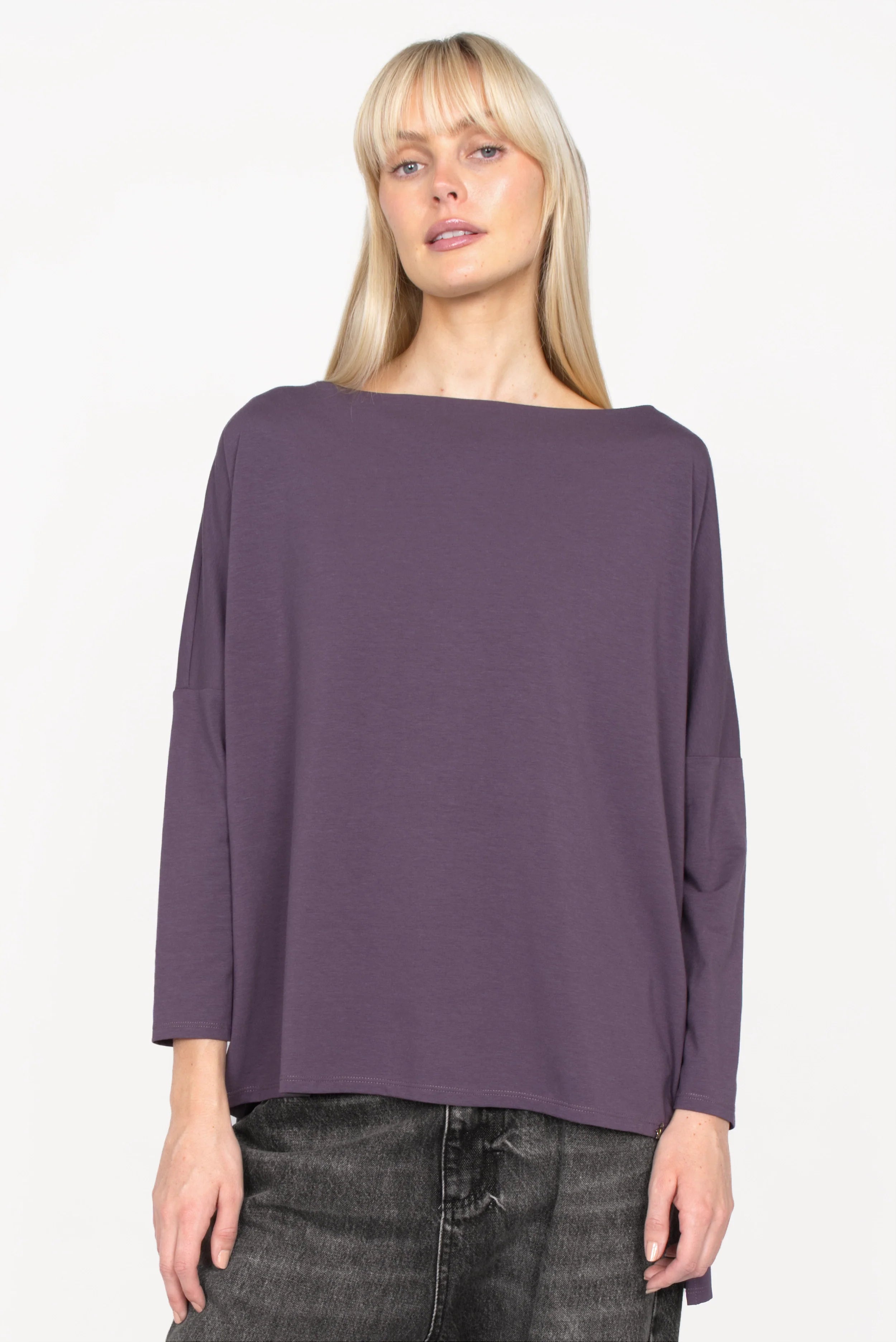 AMALEA Relaxed Fit Longsleeve mit U-Boot Ausschnitt, überschnittenen Schultern und seitlichen Schlitzen in weichem Baumwolljersey