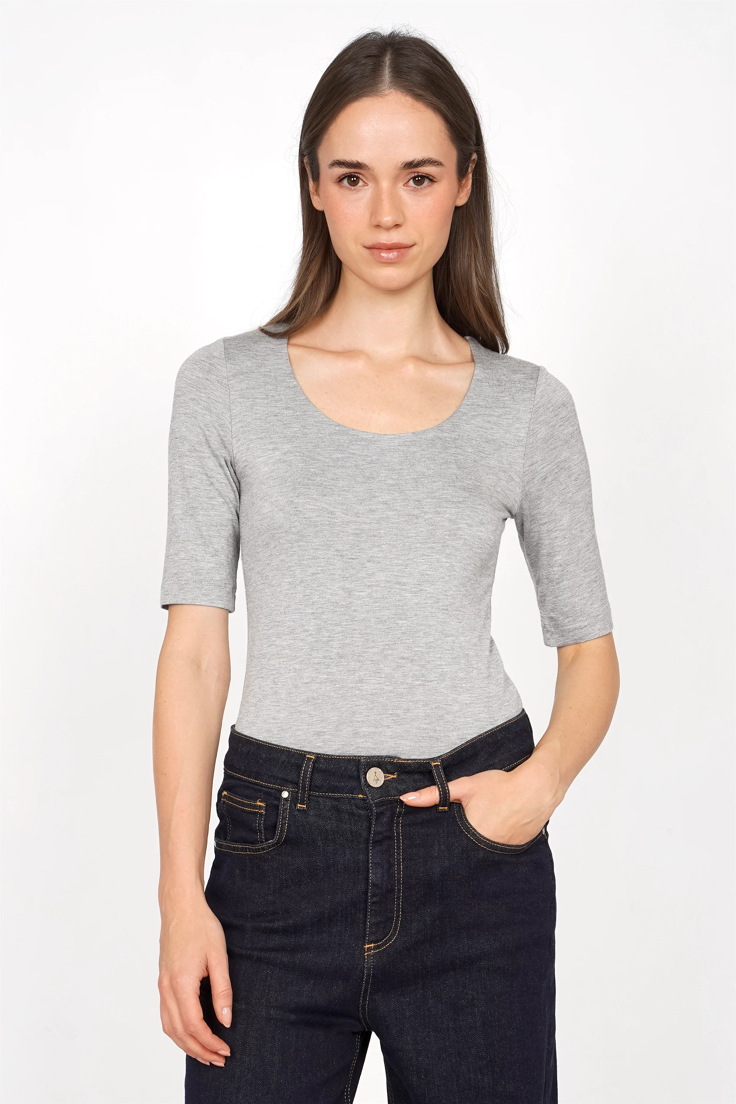 JALYN Shirt aus weicher Viskose mit U-Boot Ausschnitt und halbarm Slim Fit