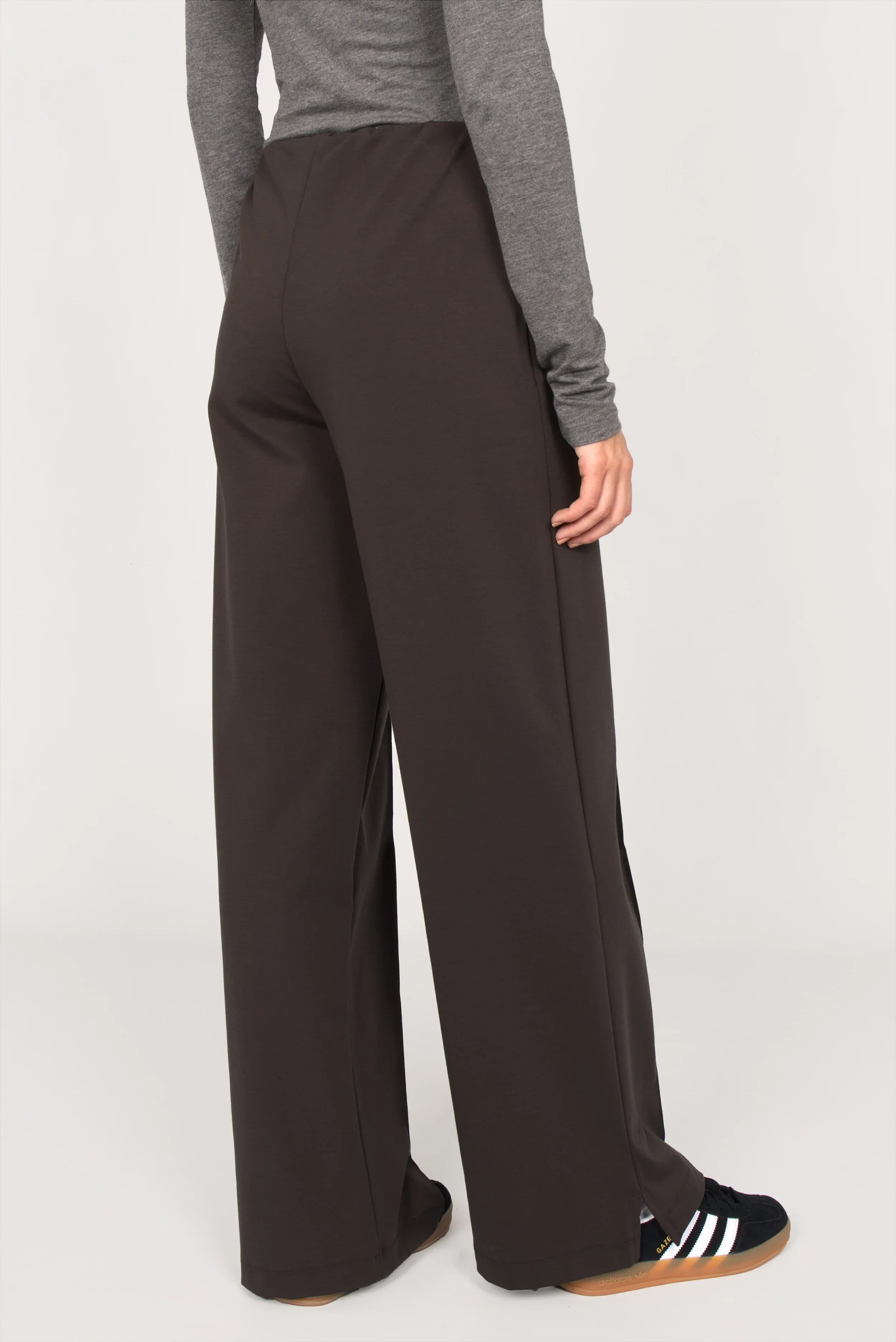 KANDANEA Gerade Hose aus Interlock-Qualität in Dunkelbraun mit geradem Bein und Gummibund