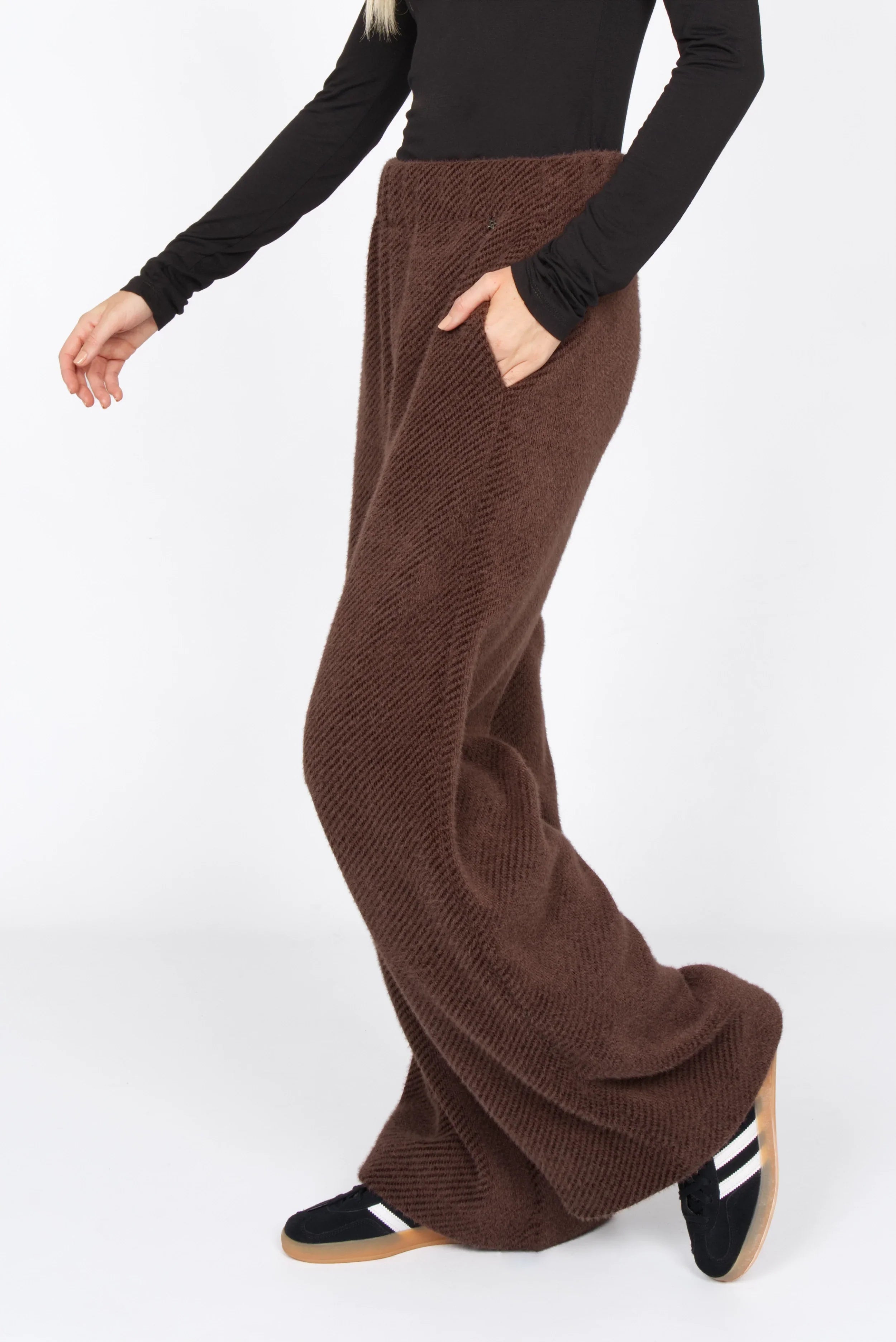 KELYA Wide Leg Hose brown relaxed fit wide leg pants with elastic waistband and side pockets