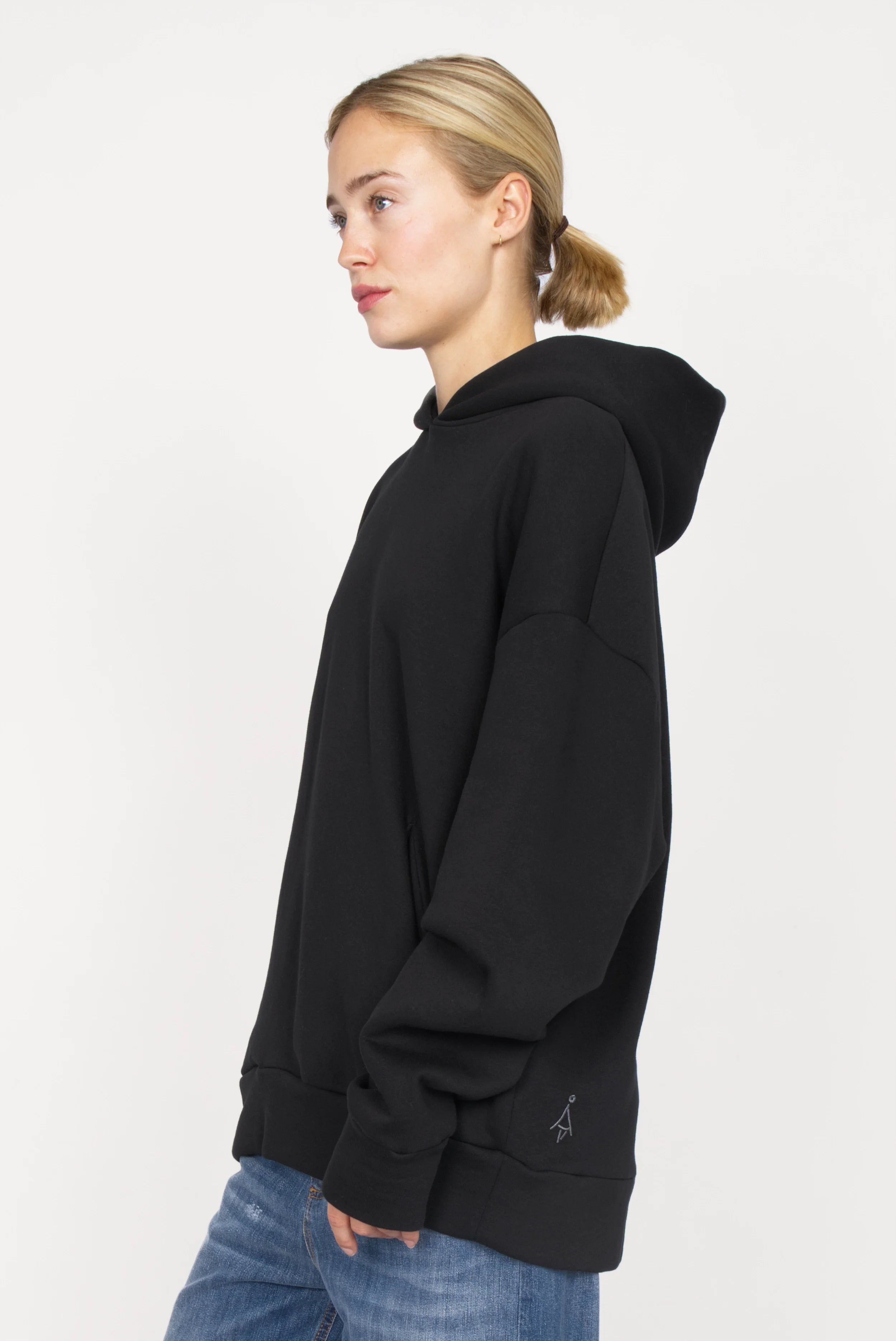schwarzer LAURA.K Oversize Hoodie aus weicher Baumwolle mit Kapuze und Raglanärmeln