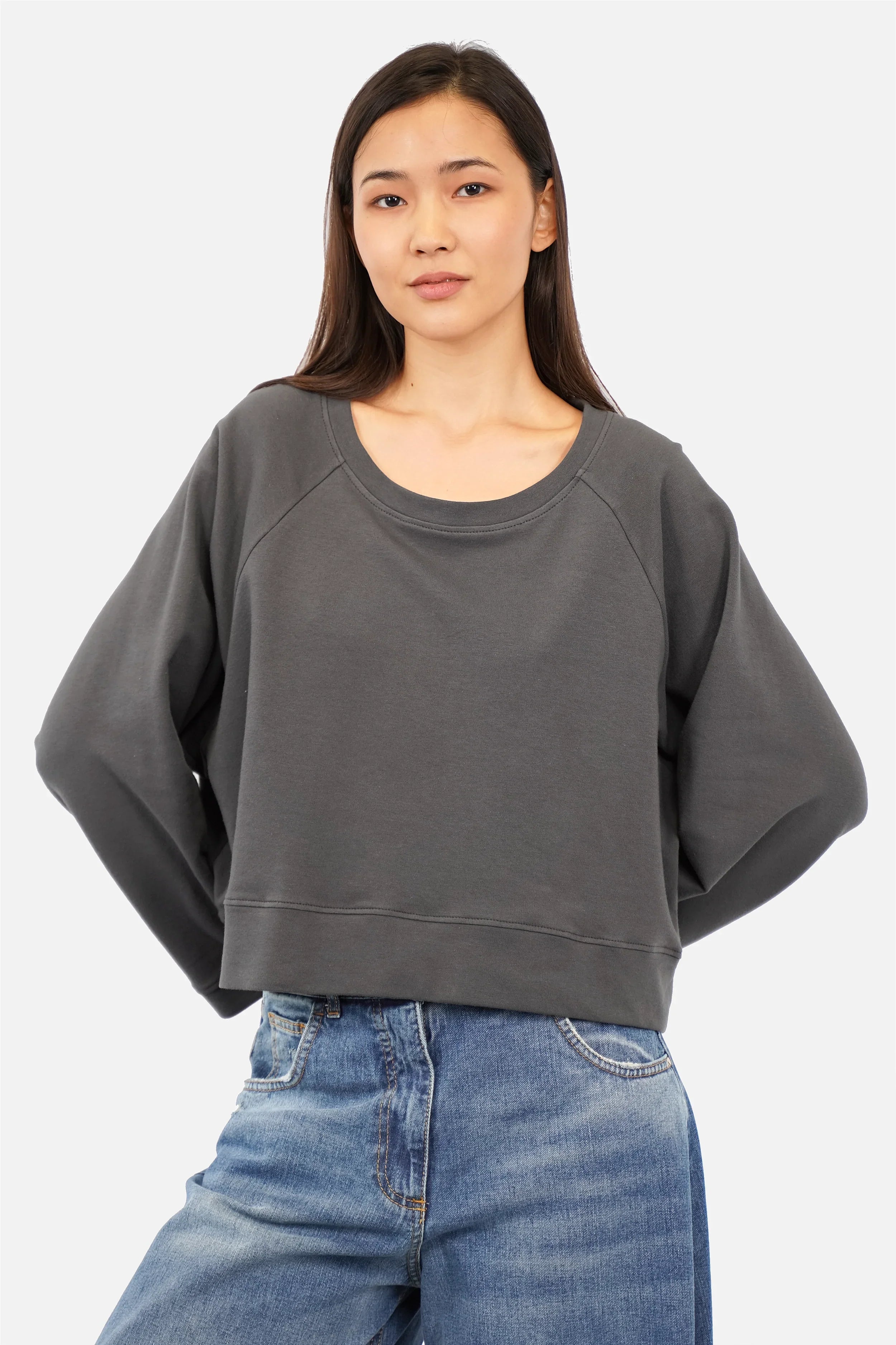 Weißer ADEA Sweater mit Rundhalsausschnitt und Oversize Passform