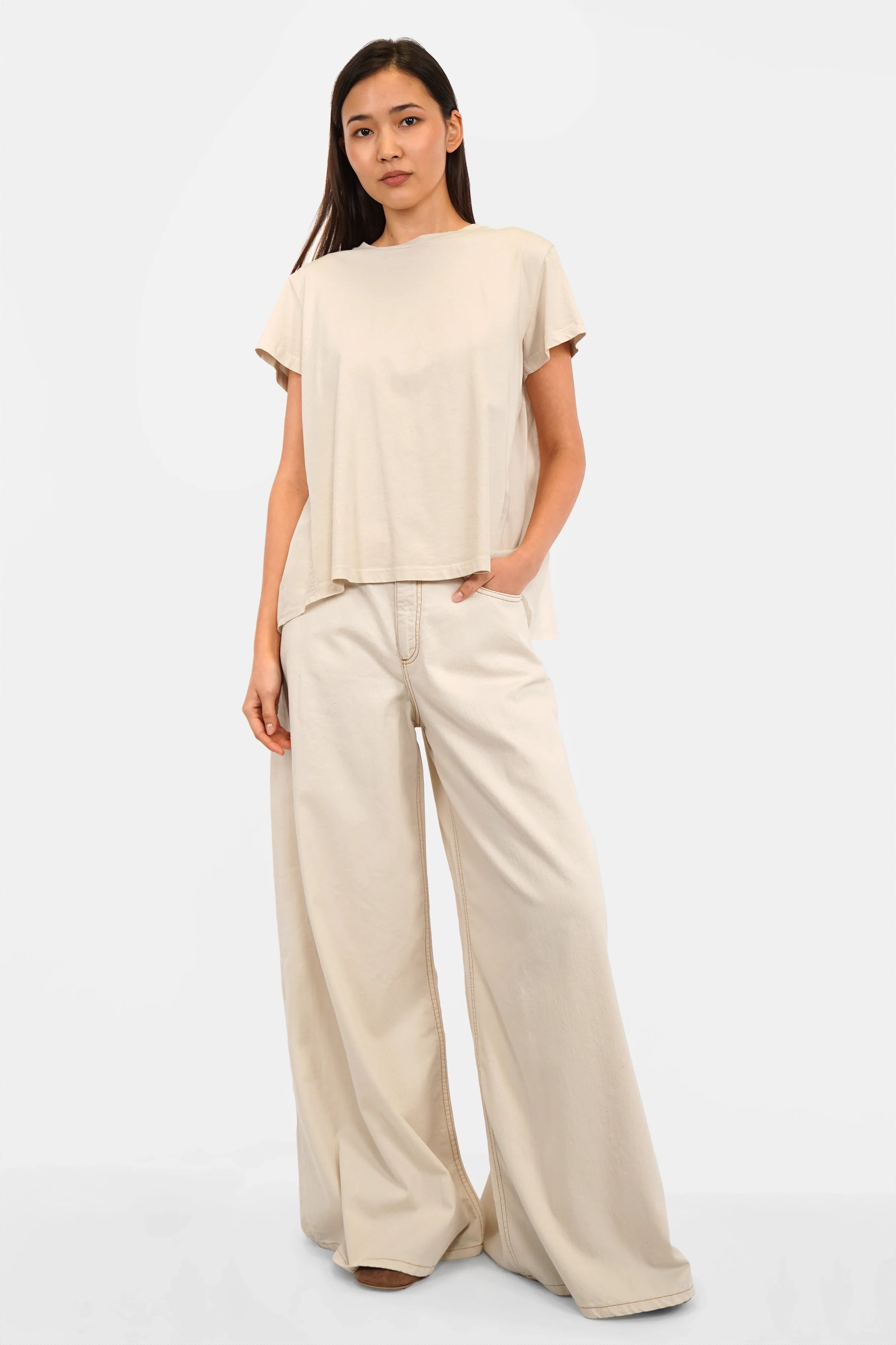 AKIKA T-Shirt aus fließendem Jersey mit Rundhalsausschnitt und Smokdetail am Rücken, Relaxed Fit, Baumwoll-Voile hinten
