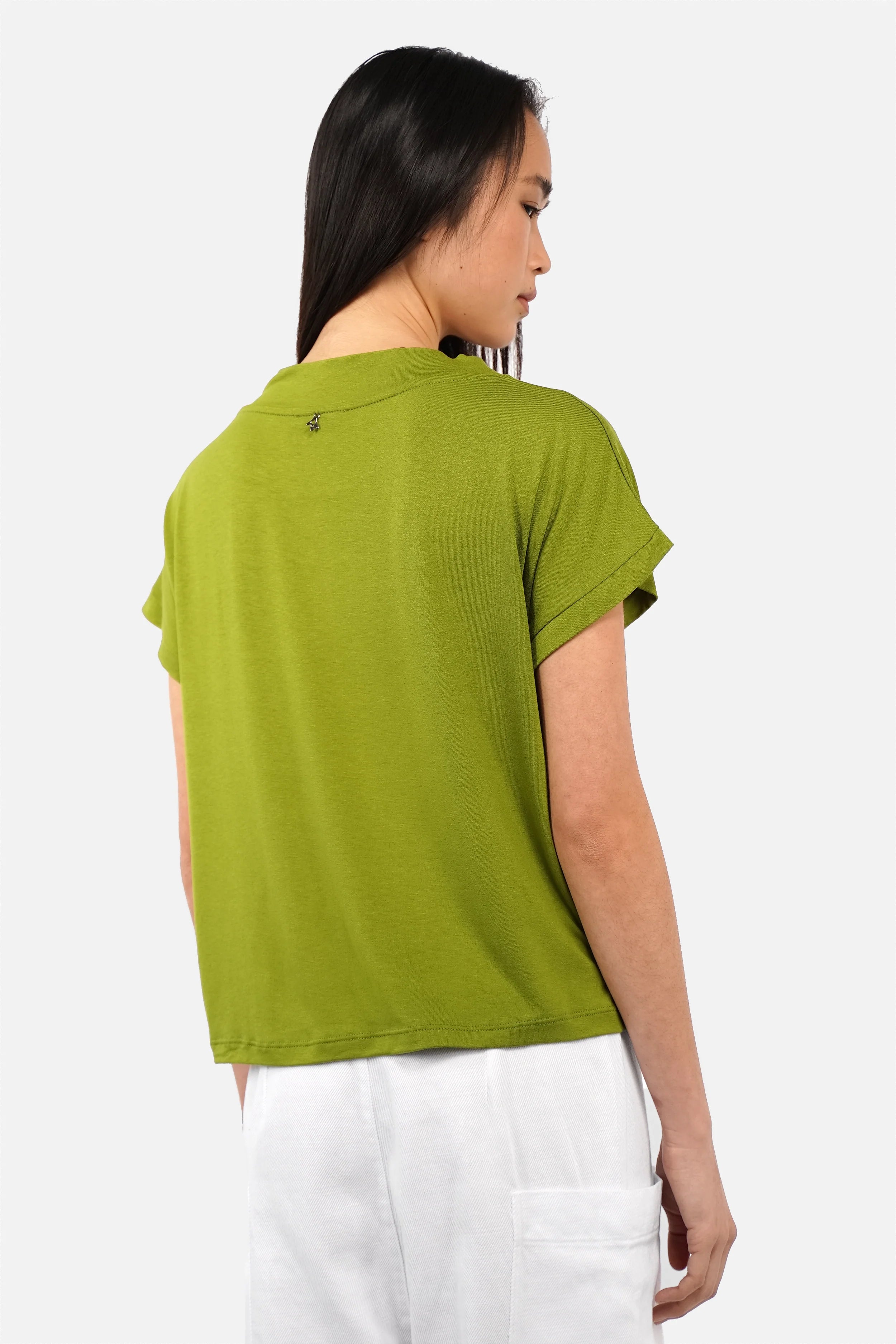 ALFERA T-Shirt aus leichtem Viskose-Jersey mit U-Boot Ausschnitt und überschnittenen Schultern