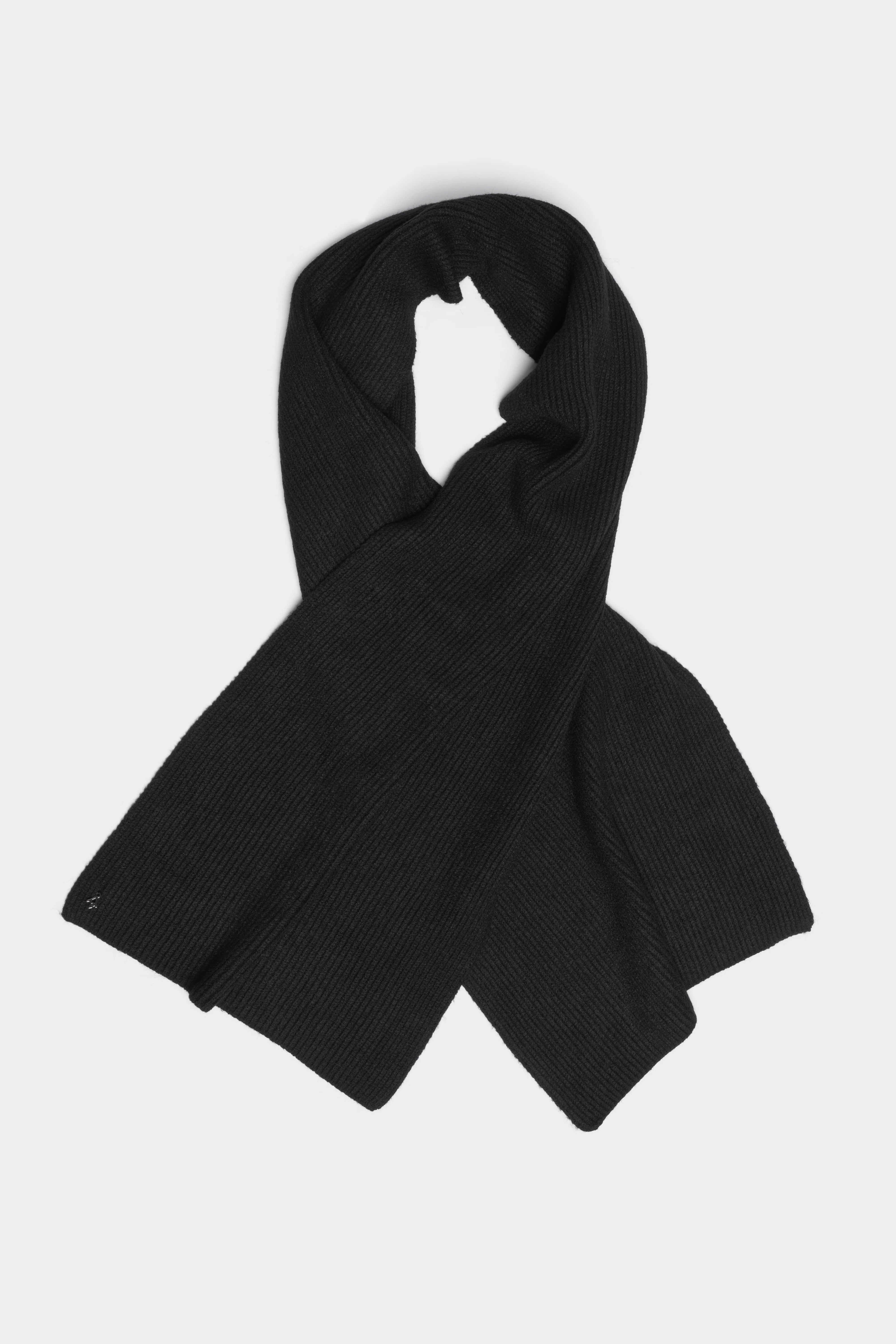 Gerippter schwarzer Schal aus weichem Viskose-Mix, zeitlos und vielseitig tragbar