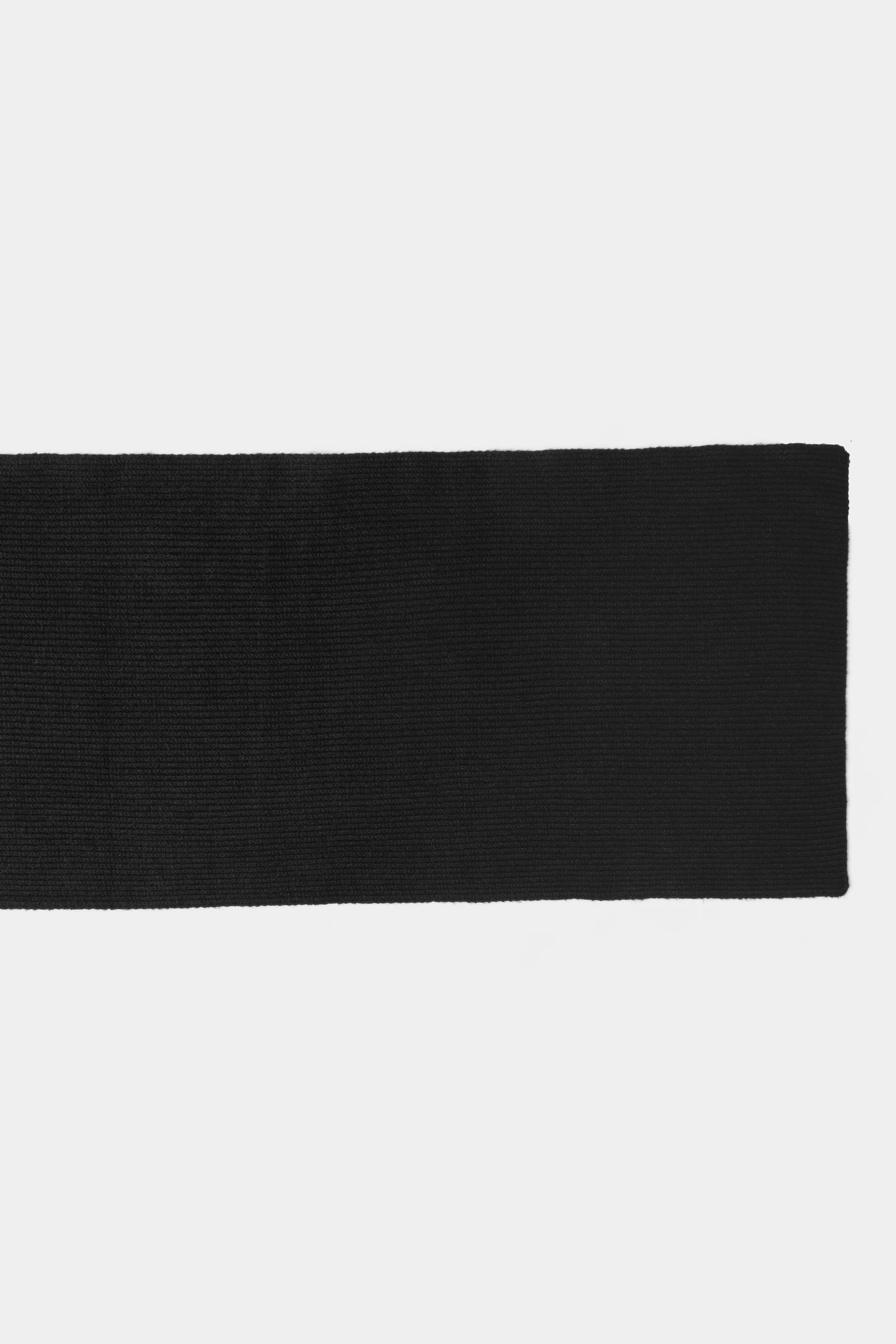 Gerippter Schal aus weichem Viskose-Mix in Schwarz, Onesize, 183x35 cm