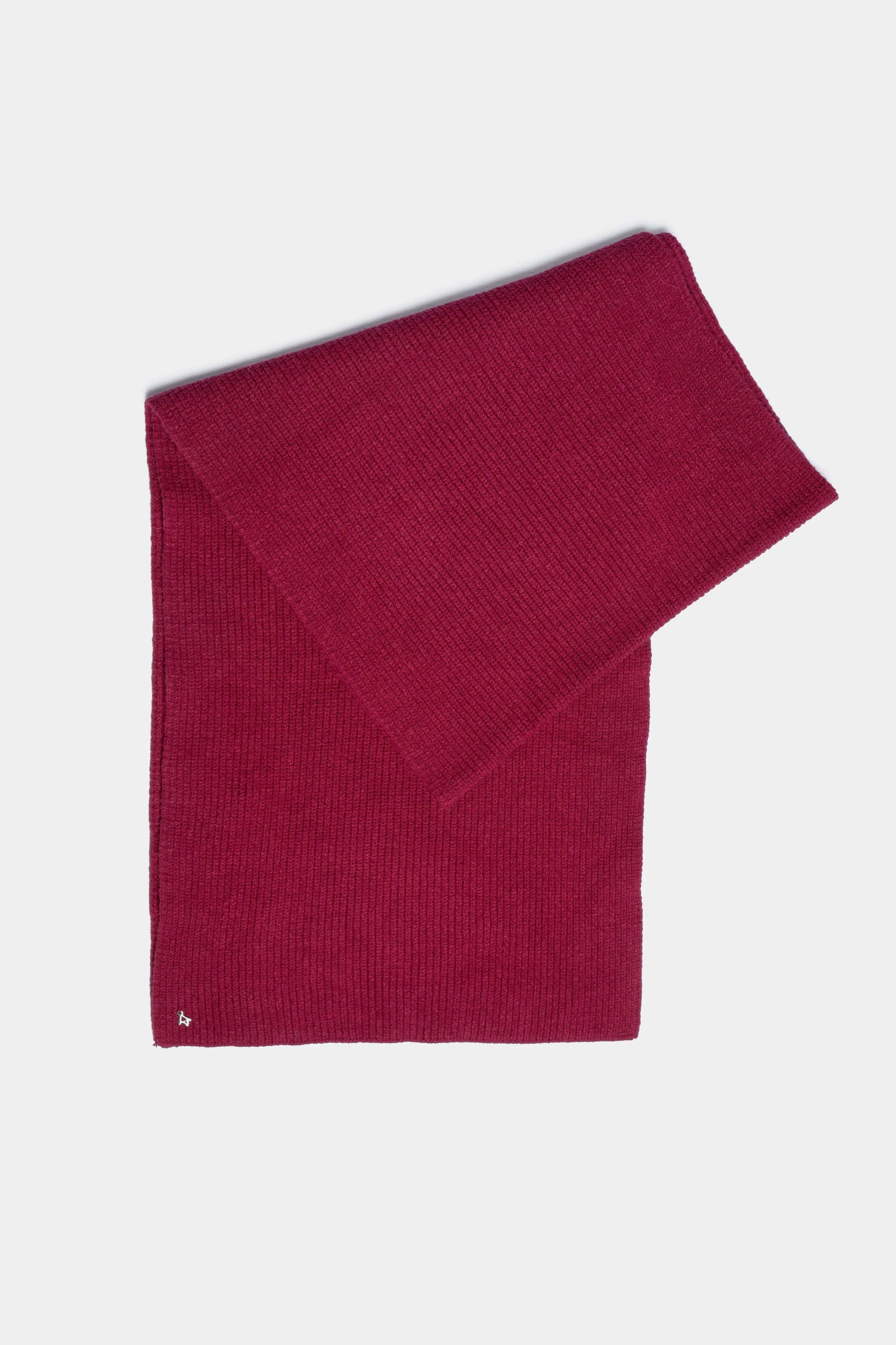 Gerippter Schal aus weichem Viskose-Mix in Bordeauxrot, 183 cm lang, mit feiner Rippenstruktur.