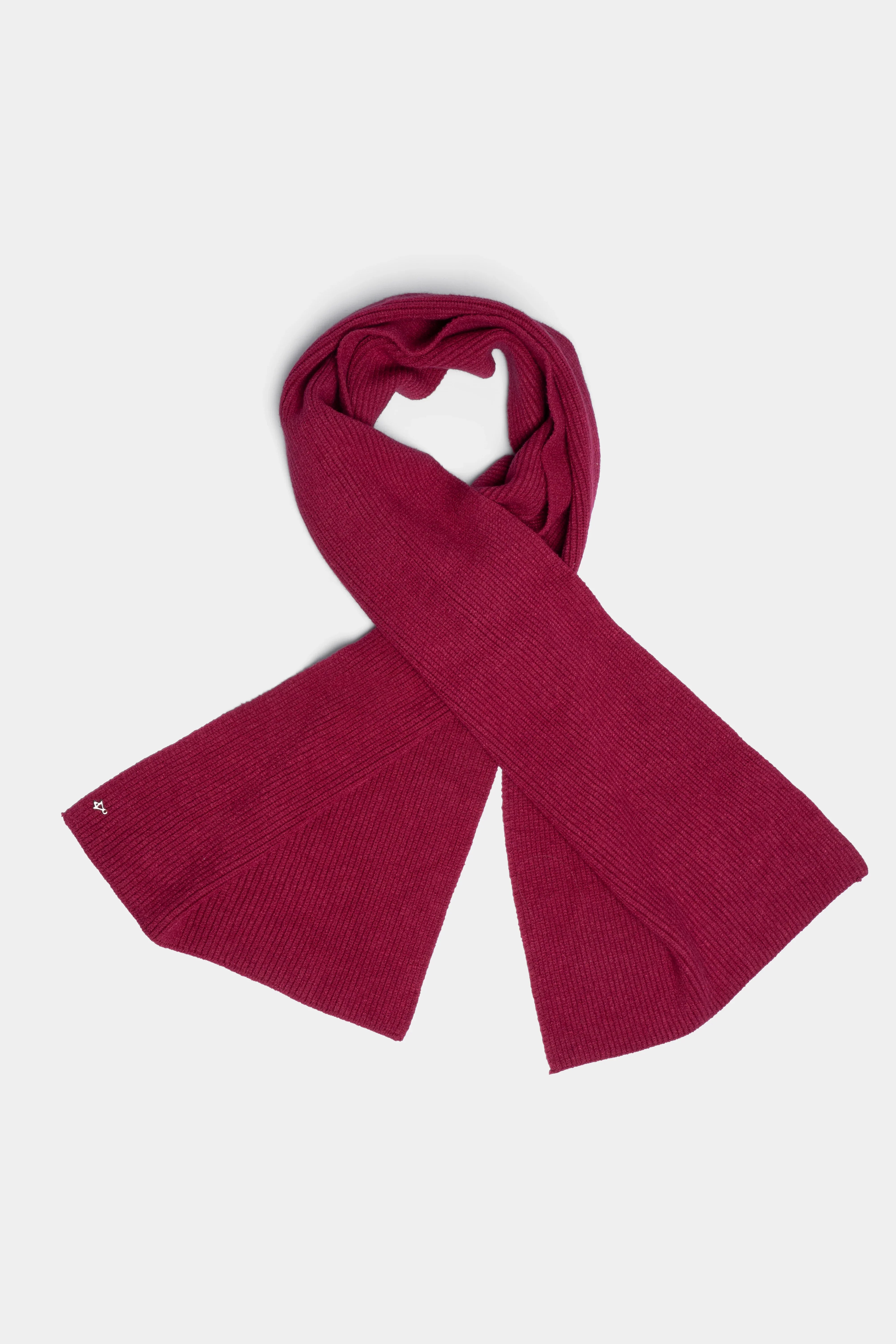 Gerippter Schal aus weichem Viskose-Mix in Bordeauxrot mit feiner Rippenstruktur