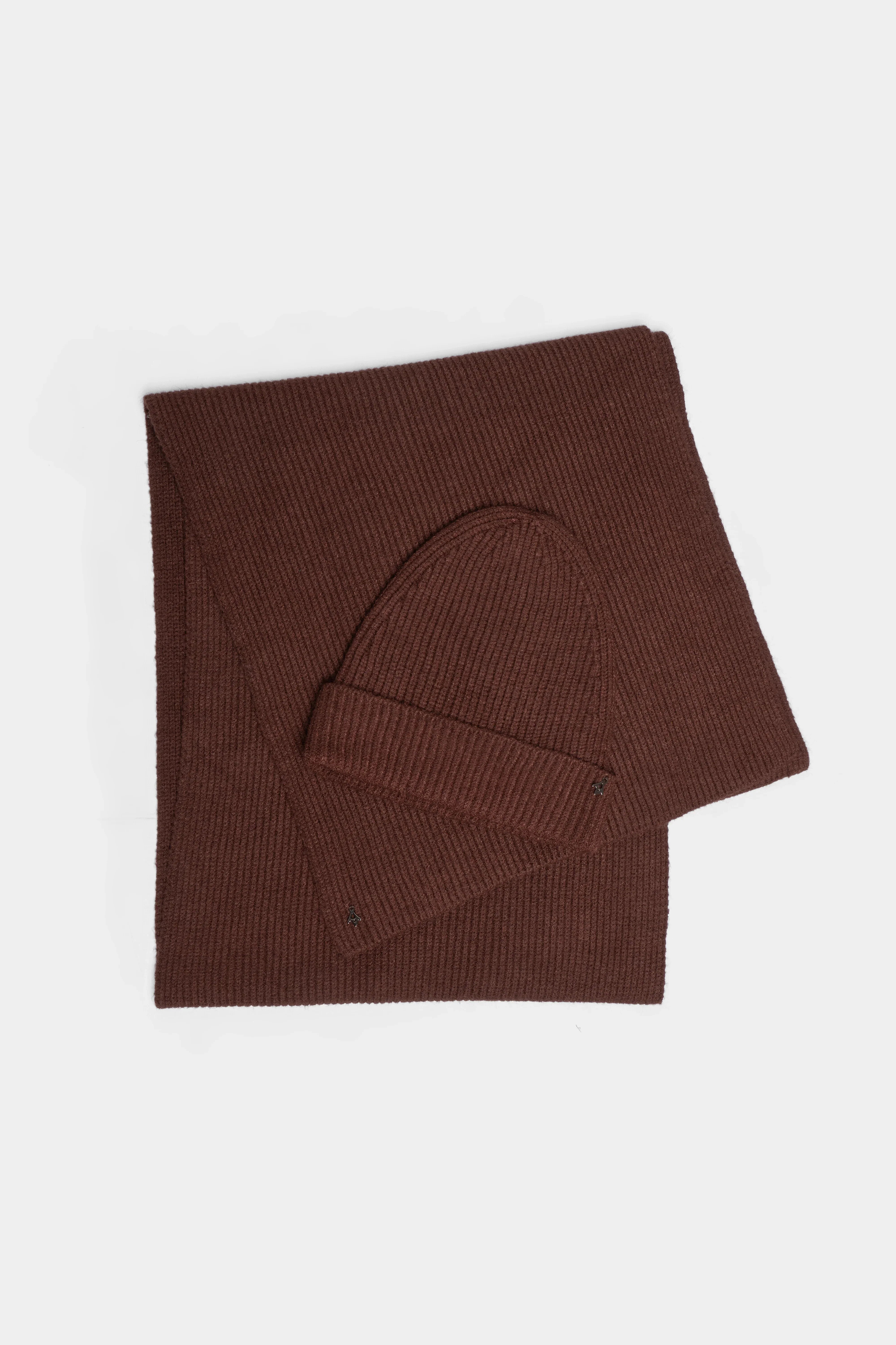 Gerippter Schal aus weichem Viskose-Mix in Braun mit feiner Rippenstruktur