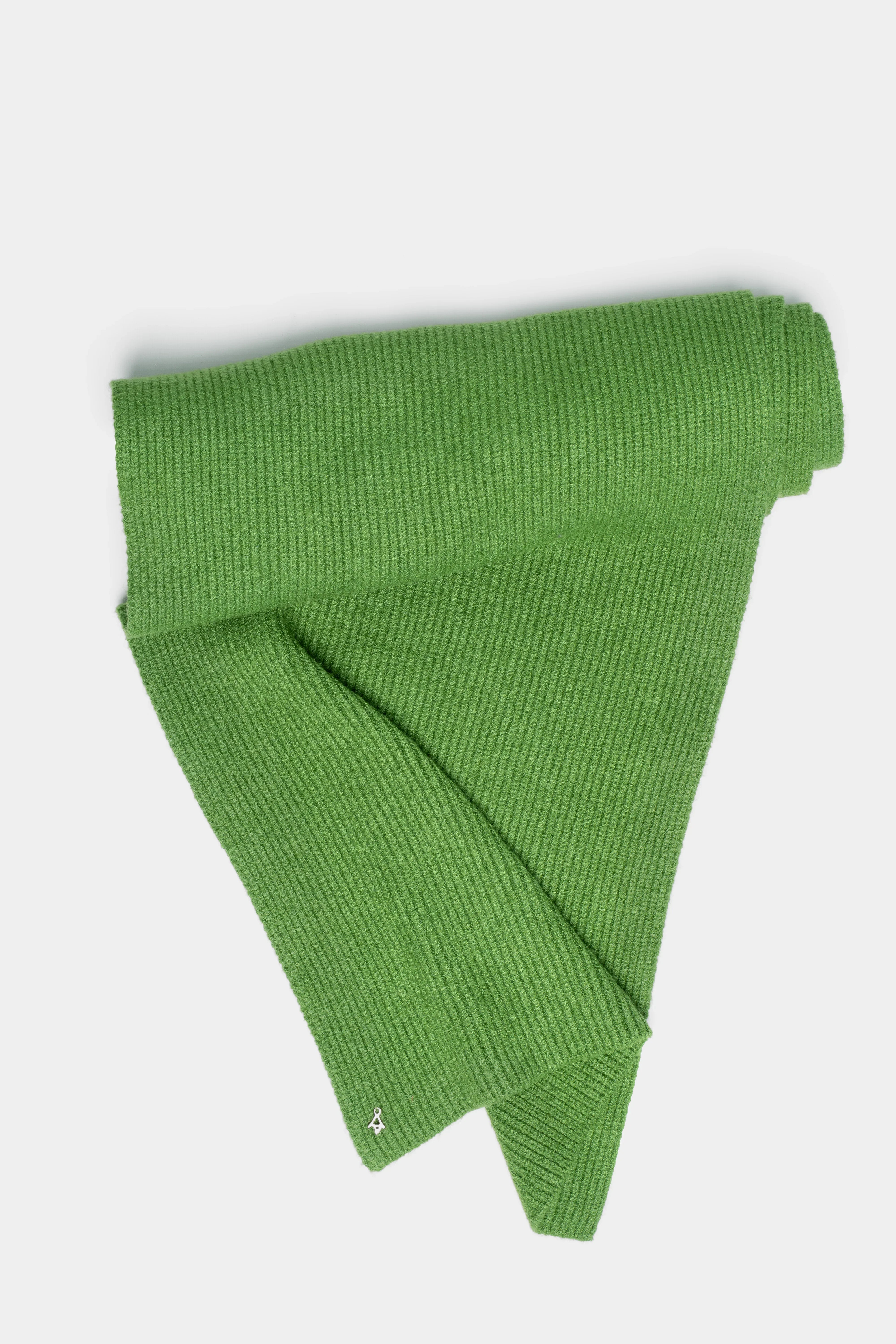 Grüner gerippter Schal aus weichem Viskose-Mix, 183x35 cm, vielseitig tragbar