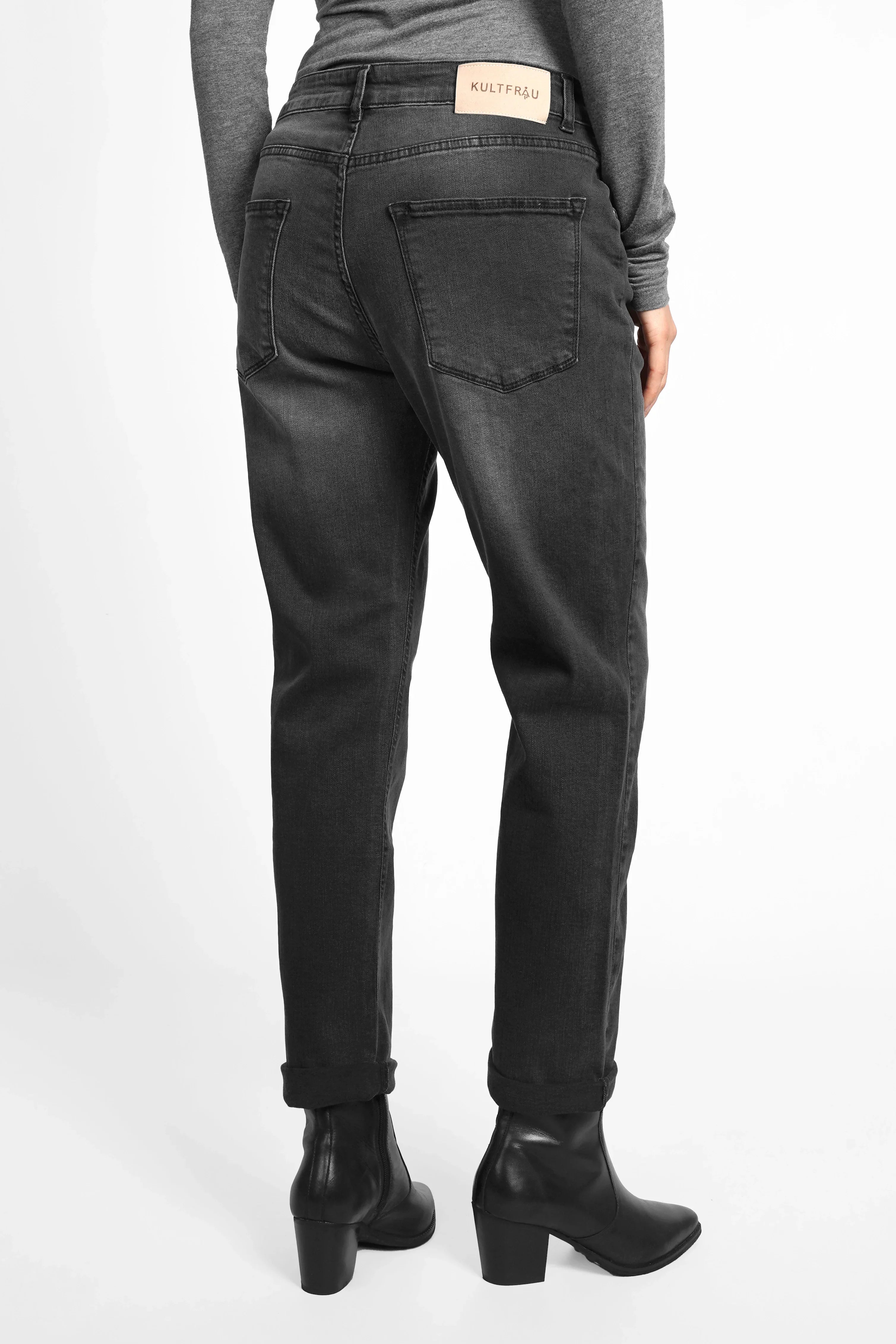 Faded black ALVA Boyfriend-Jeans with mid waist, soft stretch denim, and tapered leg, styled cuffed or long.