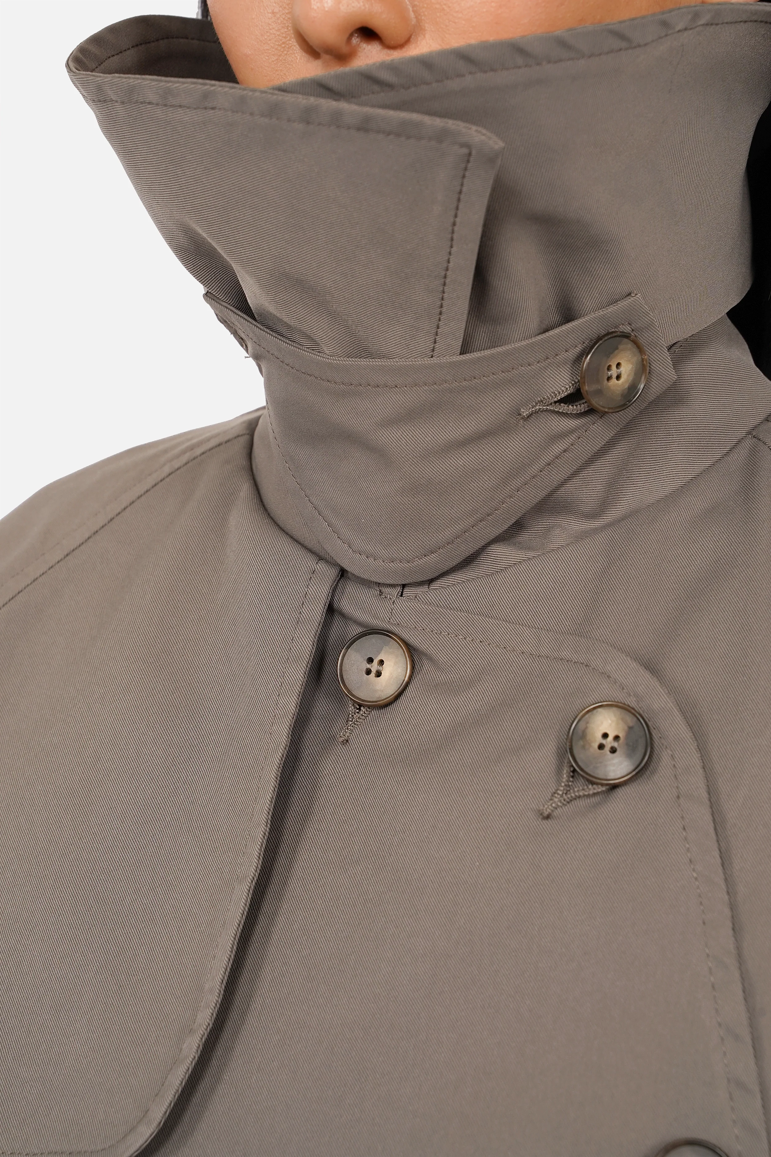 Elegante ANESA Trenchjacke mit asymmetrischem Design und markantem Statement-Kragen