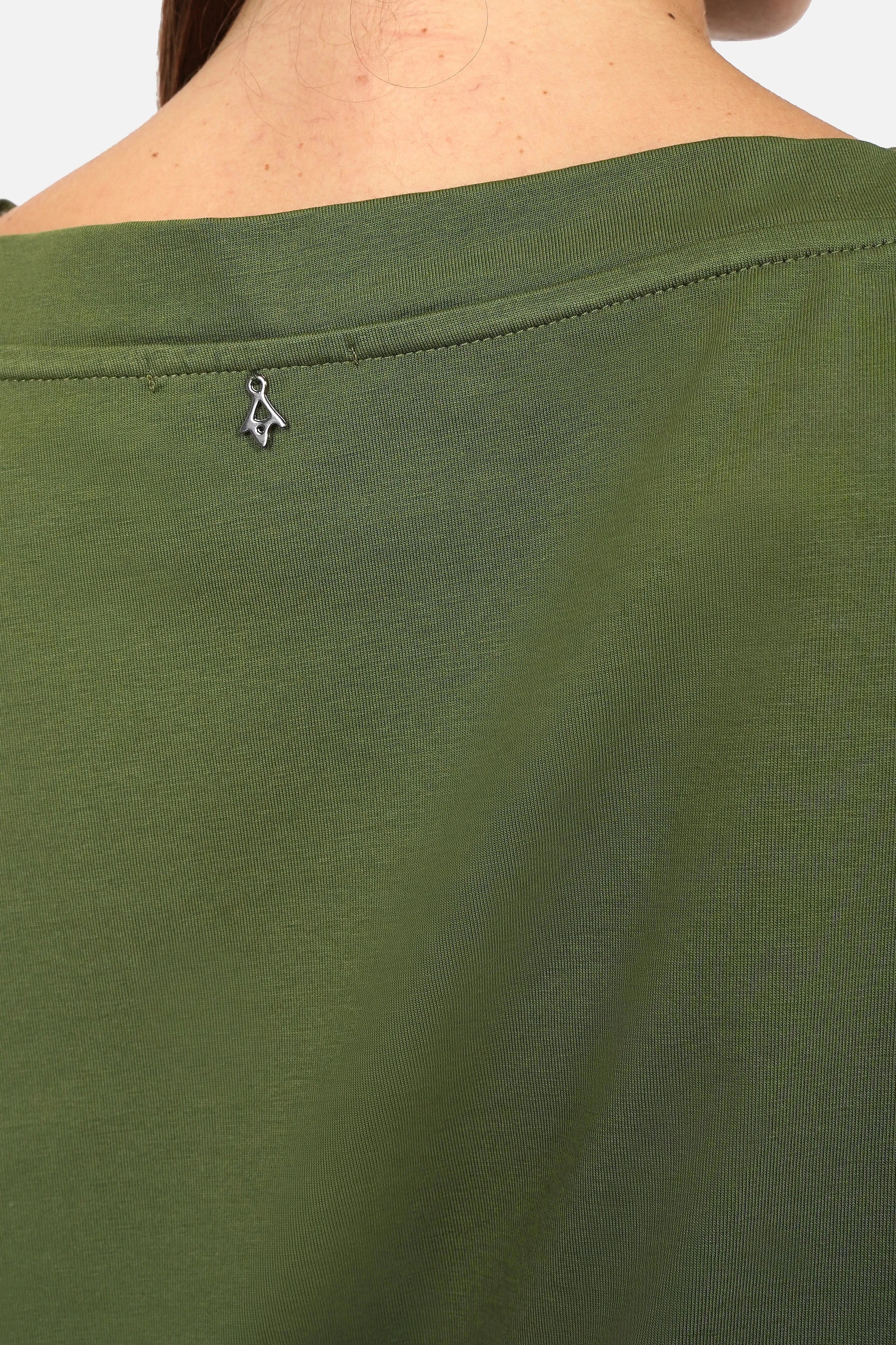 Weiches ANNELIA T-Shirt aus Baumwolljersey mit U-Boot Ausschnitt und Kurzarm in Kastenform, Regular Fit, Rückenlänge ca. 59 cm, Größe S.