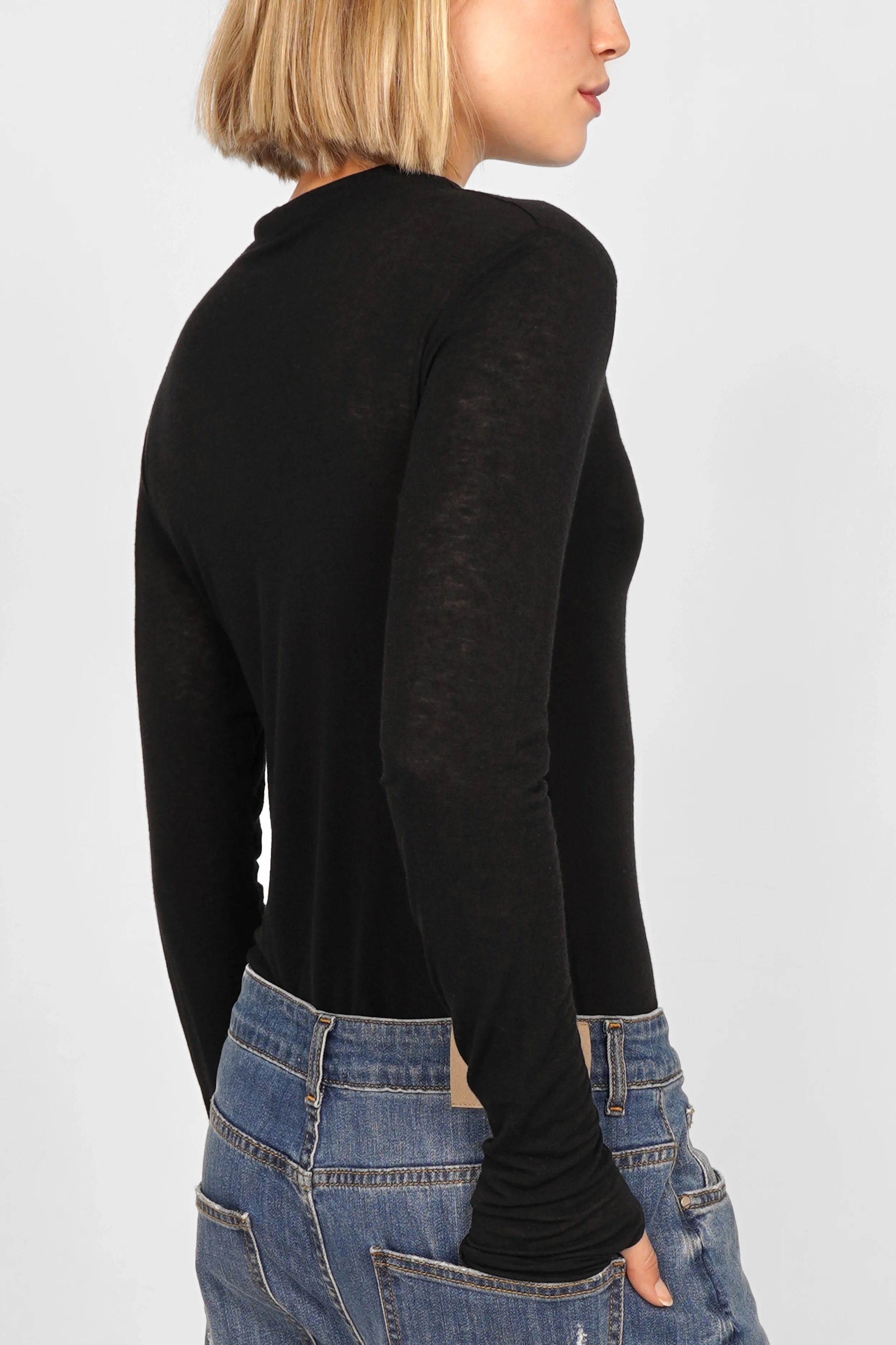 Damen Longsleeve aus Kaschmirmix mit Daumenlöchern und schmaler Passform in Schwarz