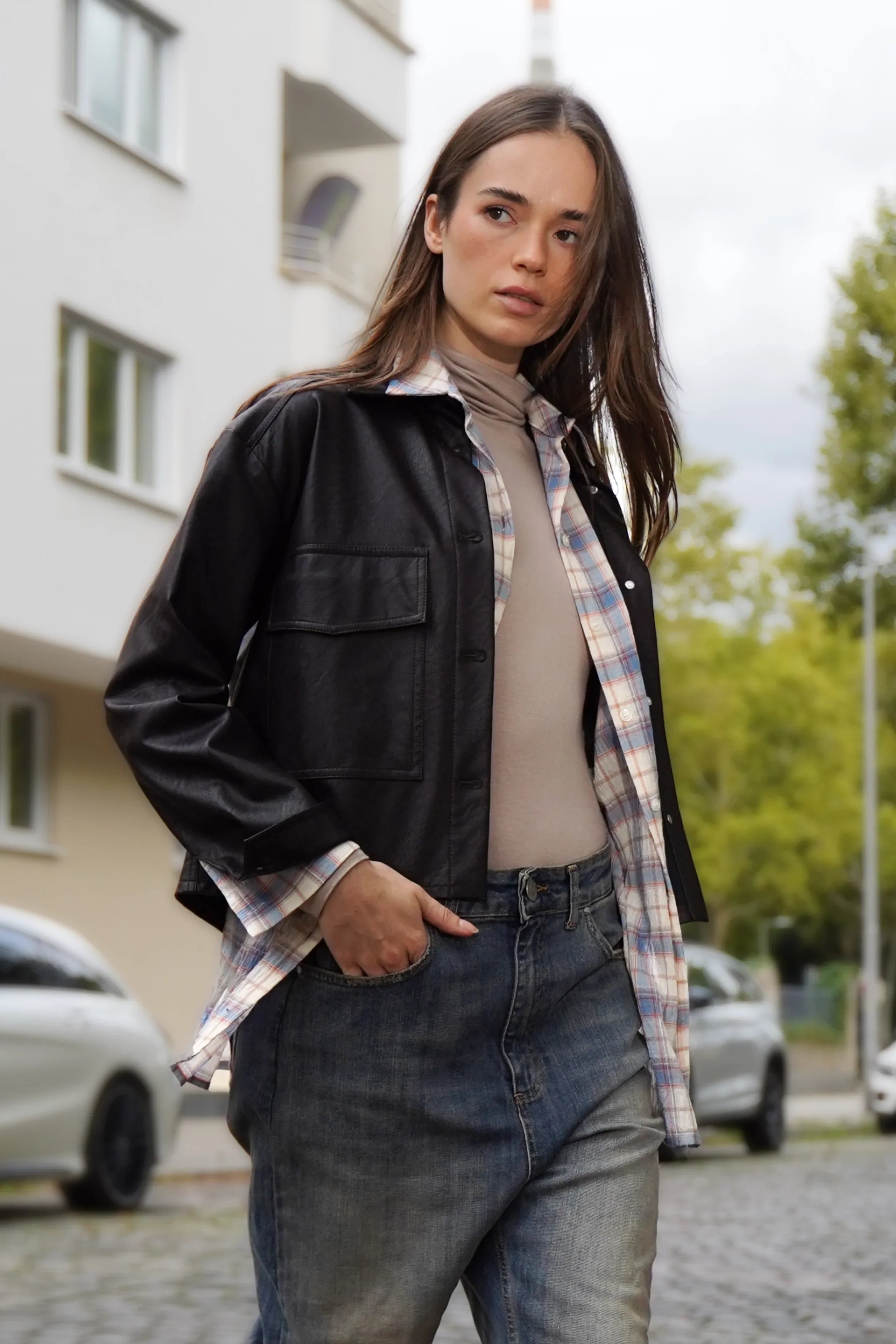 SOOAE Hemdjacke aus Eco-Leder mit Kentkragen und großen Brusttaschen, supersoft, cropped Fit