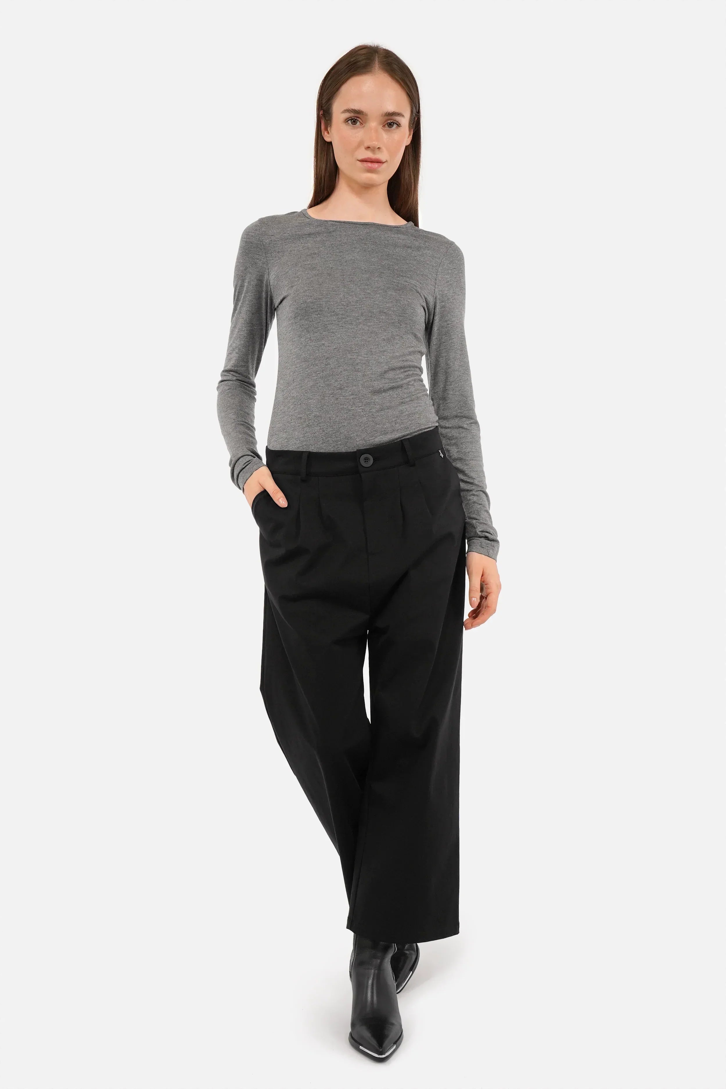 Cropped Relaxed Croppierte Hose mit mittel hohem Bund, Knitterarm, Eingrifftaschen und verkürztem geradem Bein