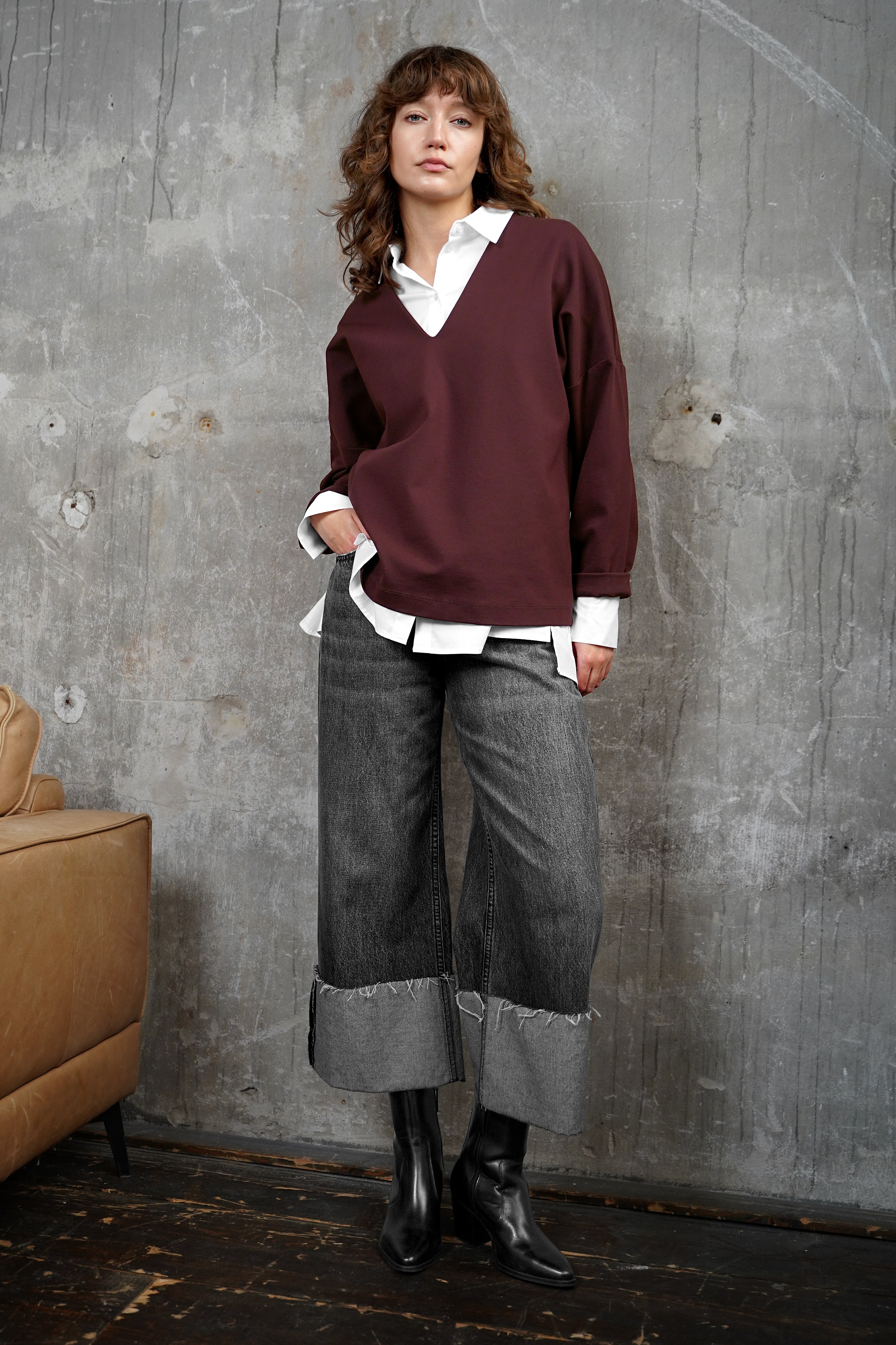 Damen BERLEY Relaxed V-Neck Bluse aus weichem, formstabilem Jersey mit V-Ausschnitt und überschnittenen Schultern