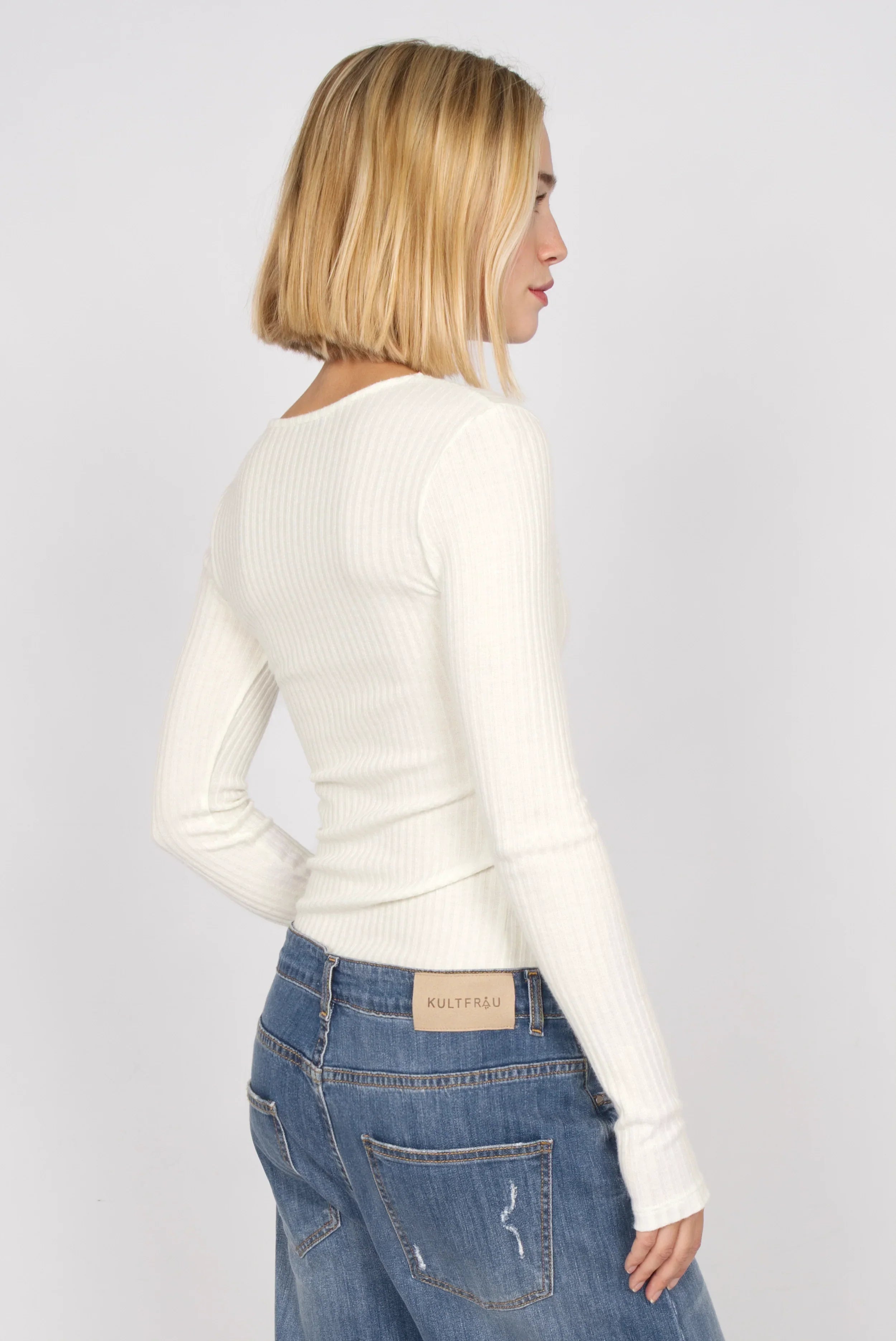 weisses bettiem longsleeve aus feinstrick-ripp mit extra langen ärmeln slim fit