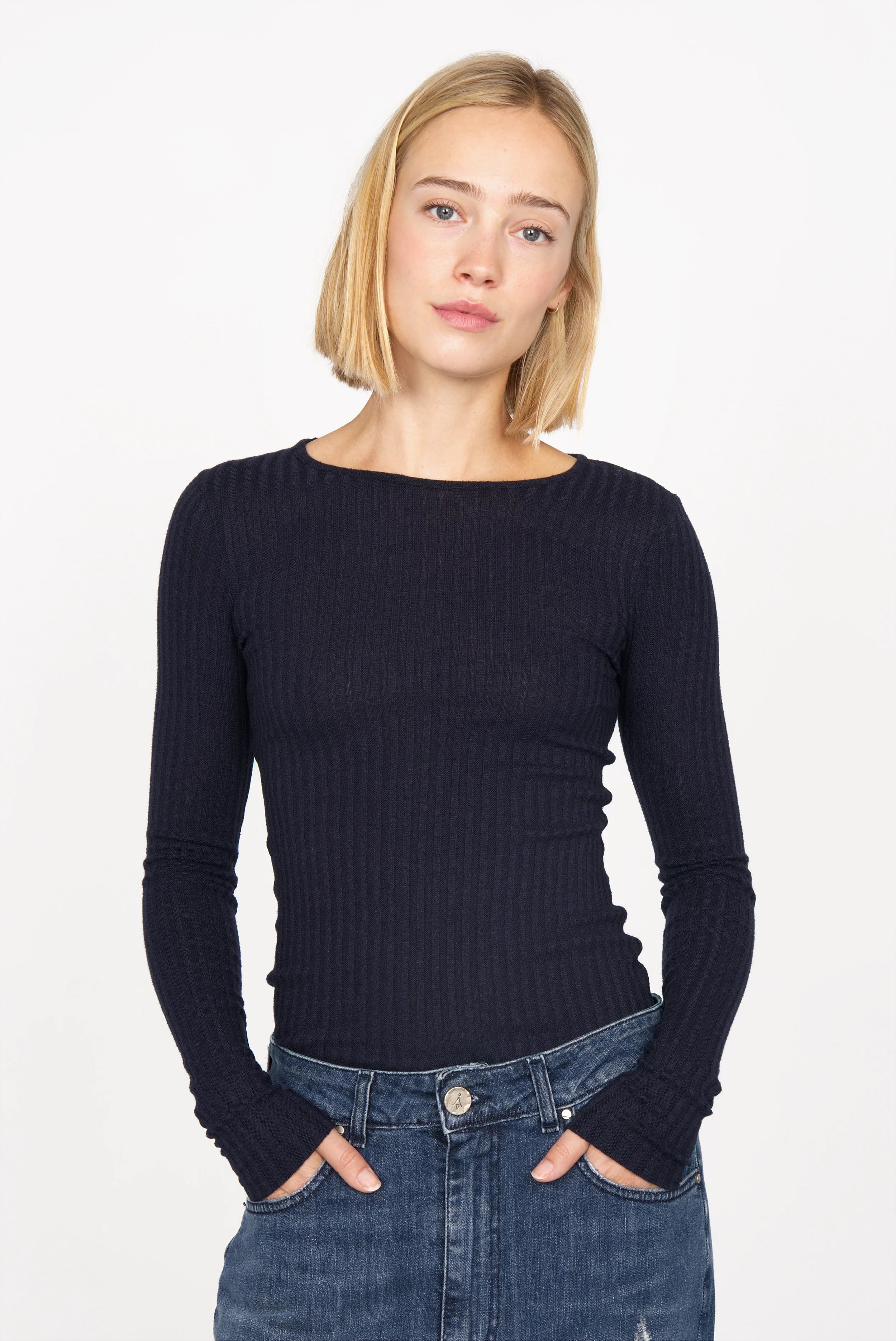 BETTIE Longsleeve feiner Rippstrick slim Fit dunkelblau langärmelig
