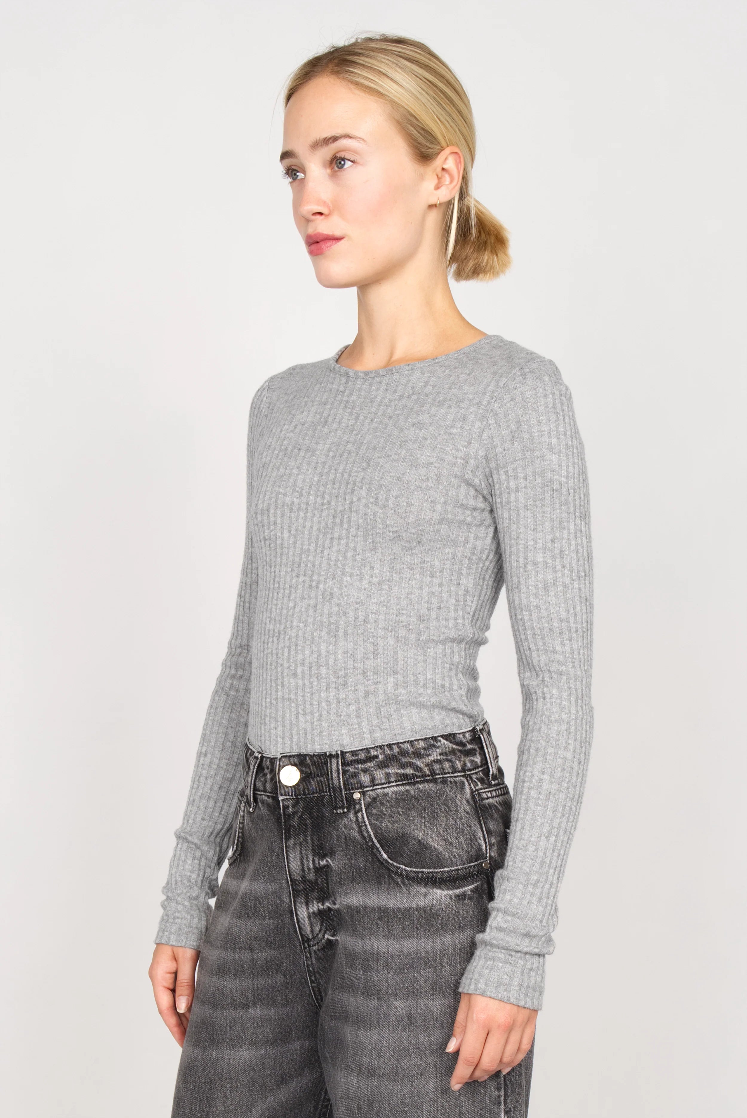 BETTIE Longsleeve in grey ribbed fine knit with slim fit and extra long sleeves