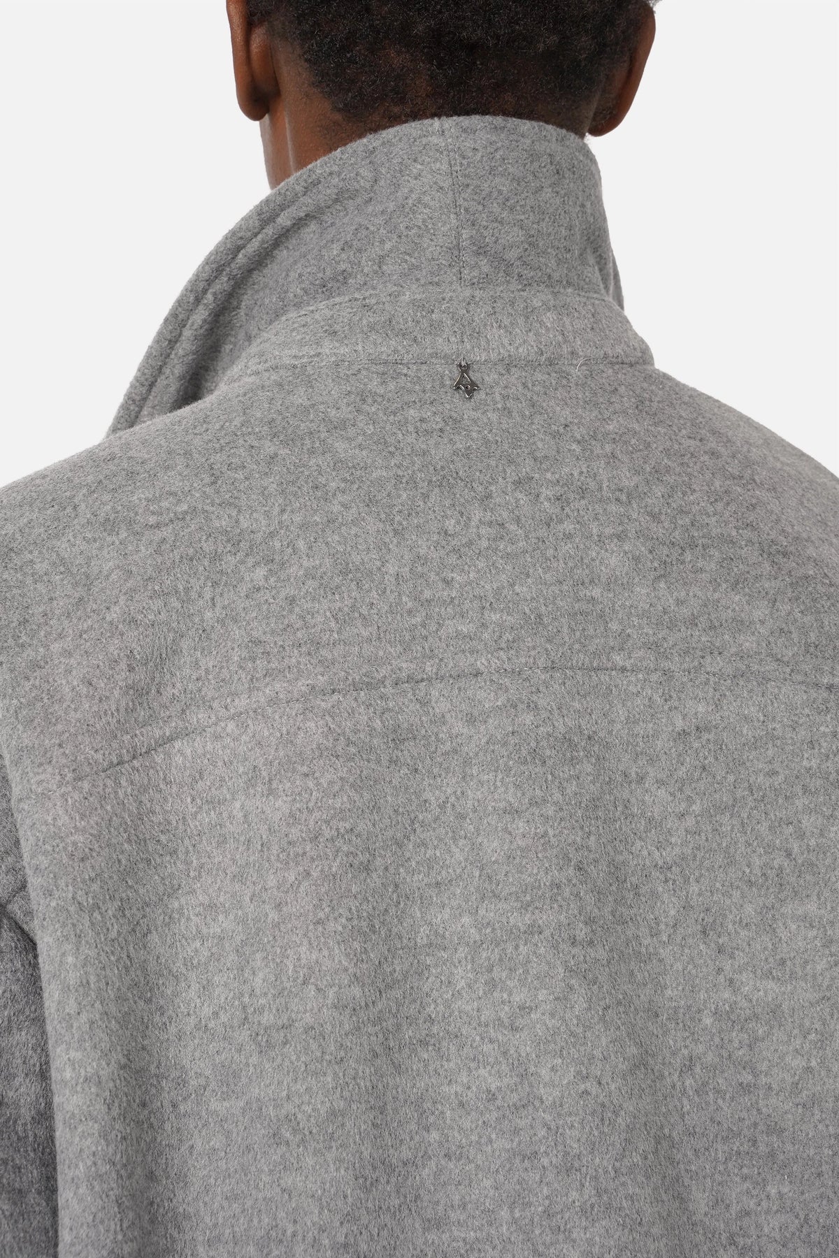 Maxi-Hemdmantel mit Wollanteil, weich, oversized, lange Silhouette, klassischer Hemdkragen, Brust- und Seitentaschen, Knopfleiste