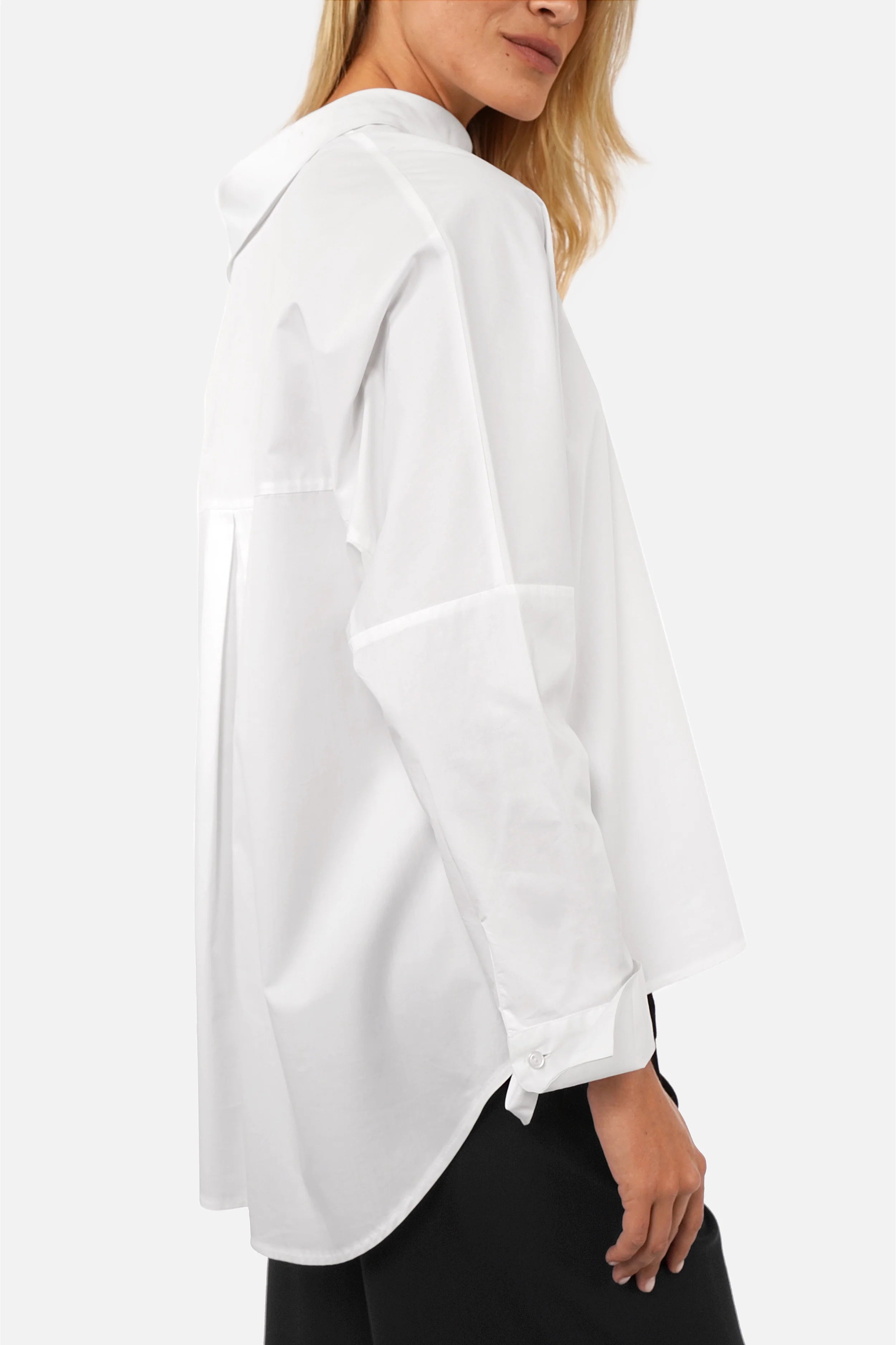 Asymmetrische One Shoulder Bluse aus Baumwollmix mit Knopfleiste und verlängertem Rücken in relaxed fit