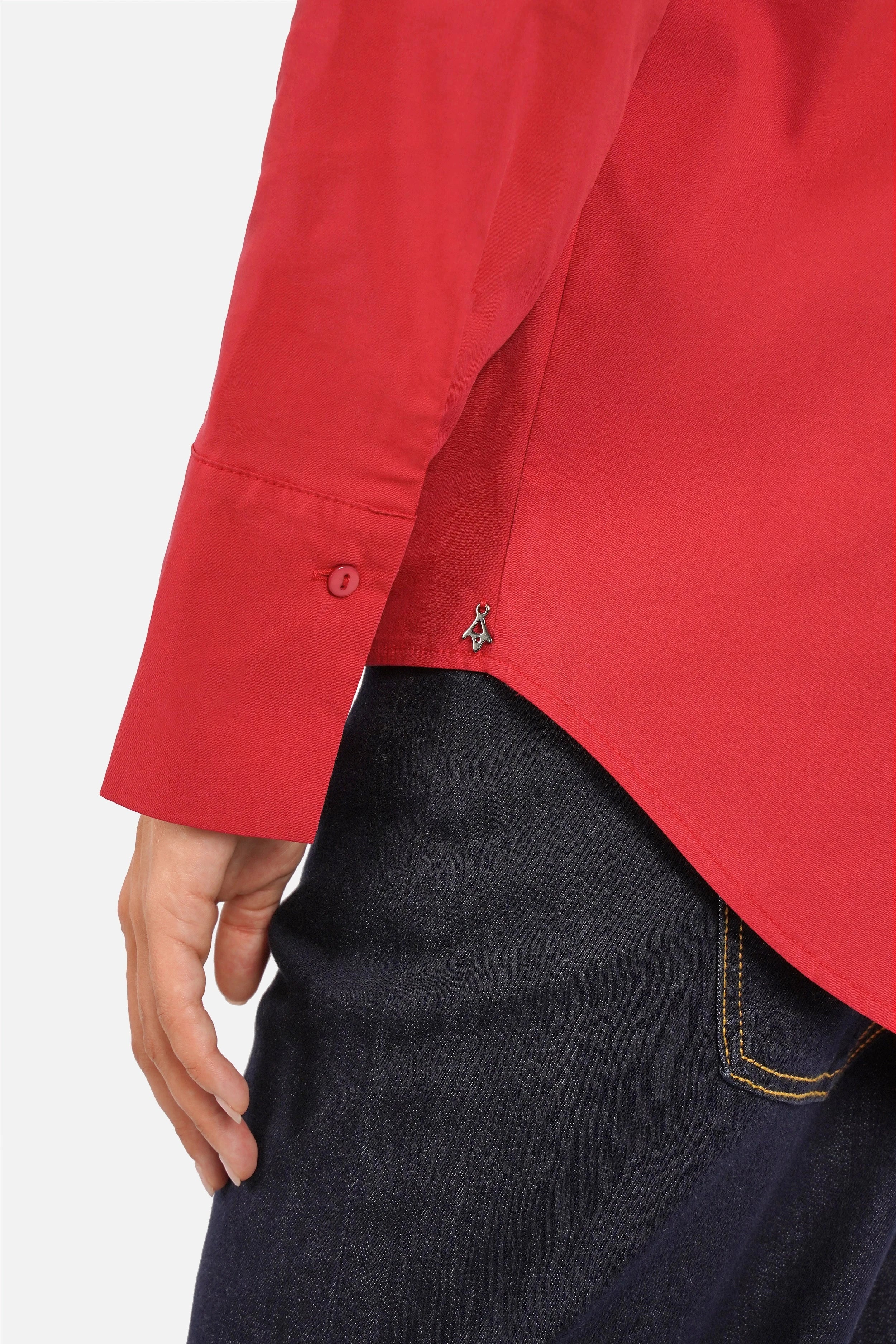Asymmetrische One Shoulder Bluse aus Baumwollmix mit Knopfleiste und variabel tragbarem Design