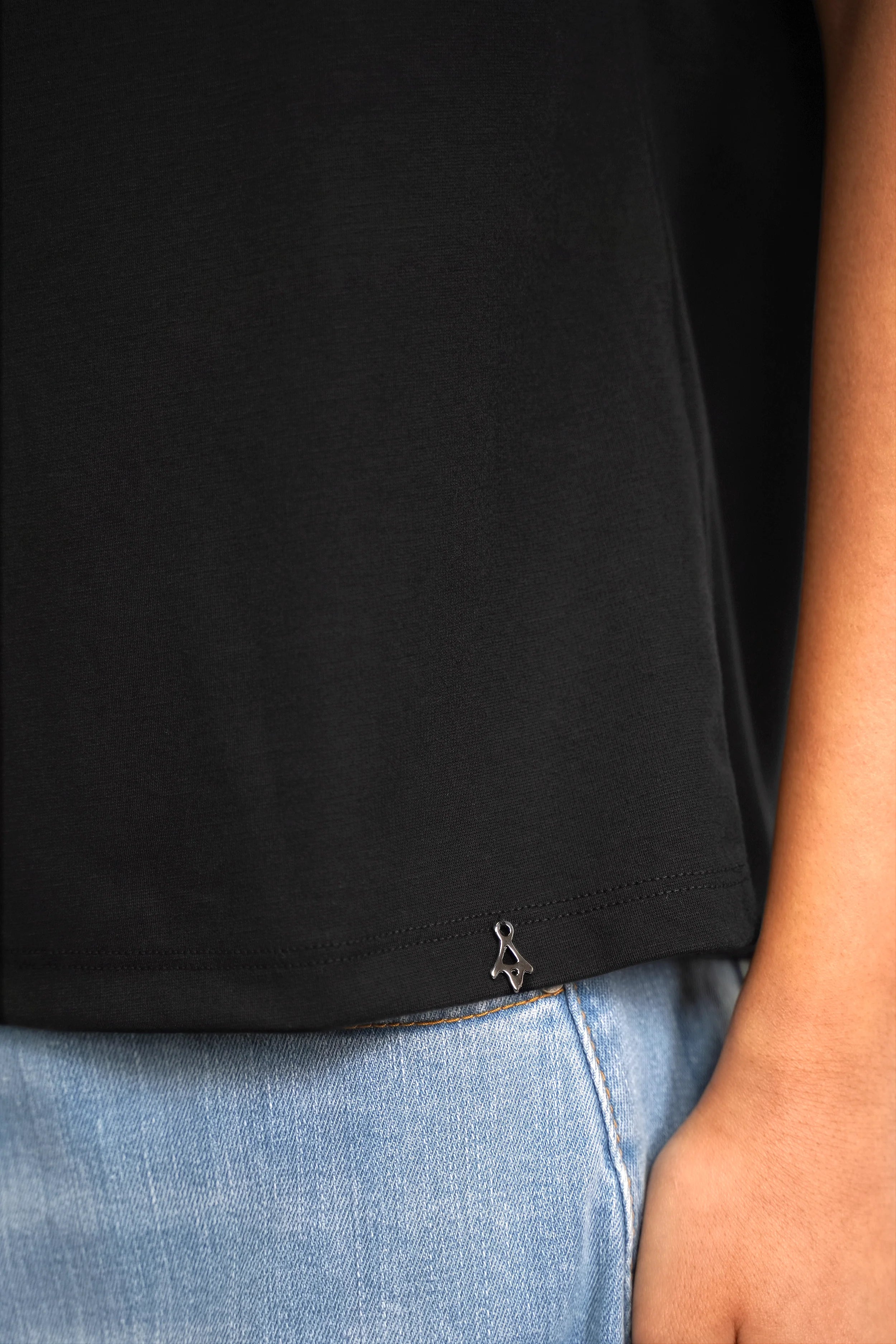 BRYNNA T-Shirt fließender Viskose-Blend mit Mockneck und überschnittener Schulterlinie in Regular Fit