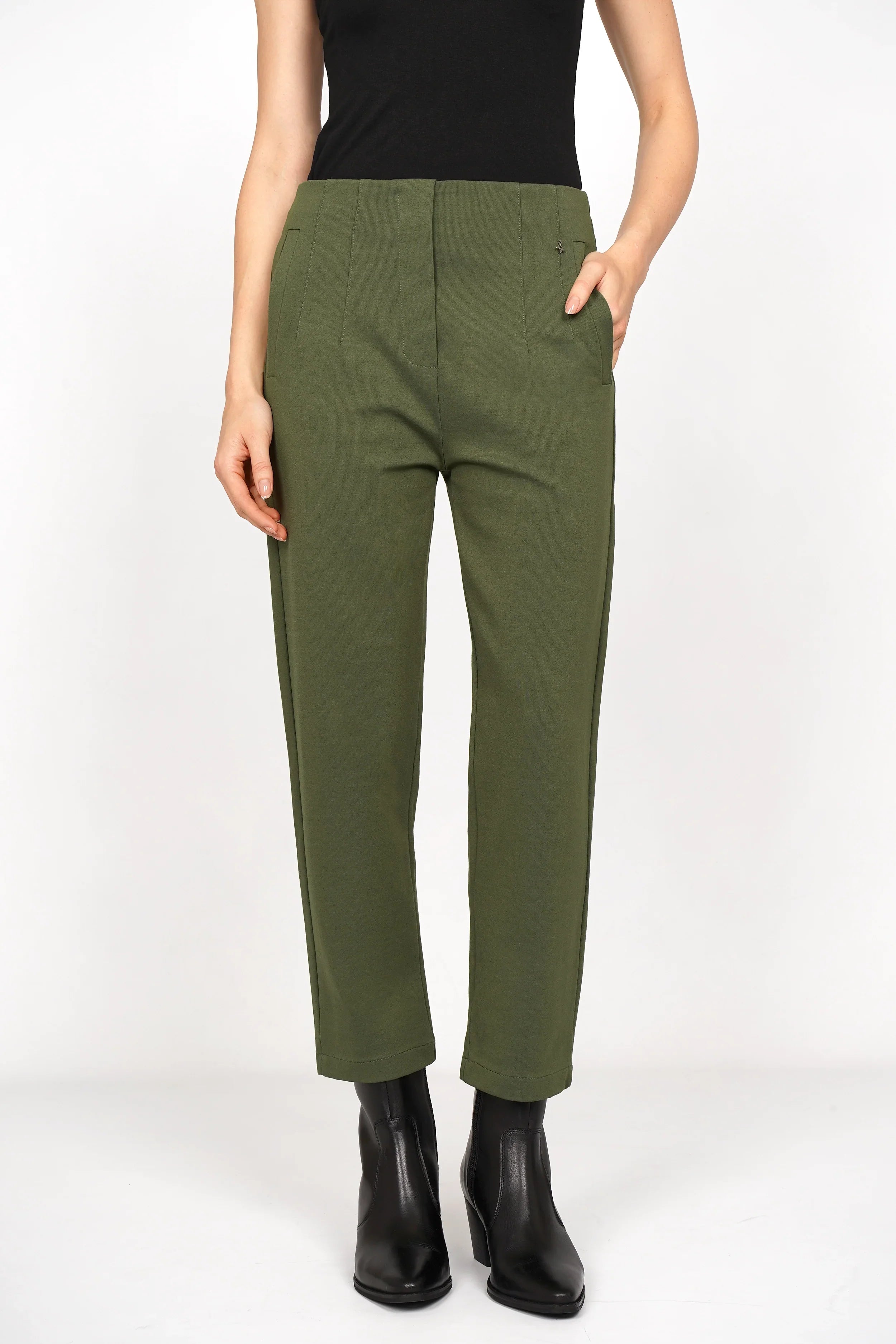 CEELIA Ankle Pants in olive green with slim fit and elastic back waistband