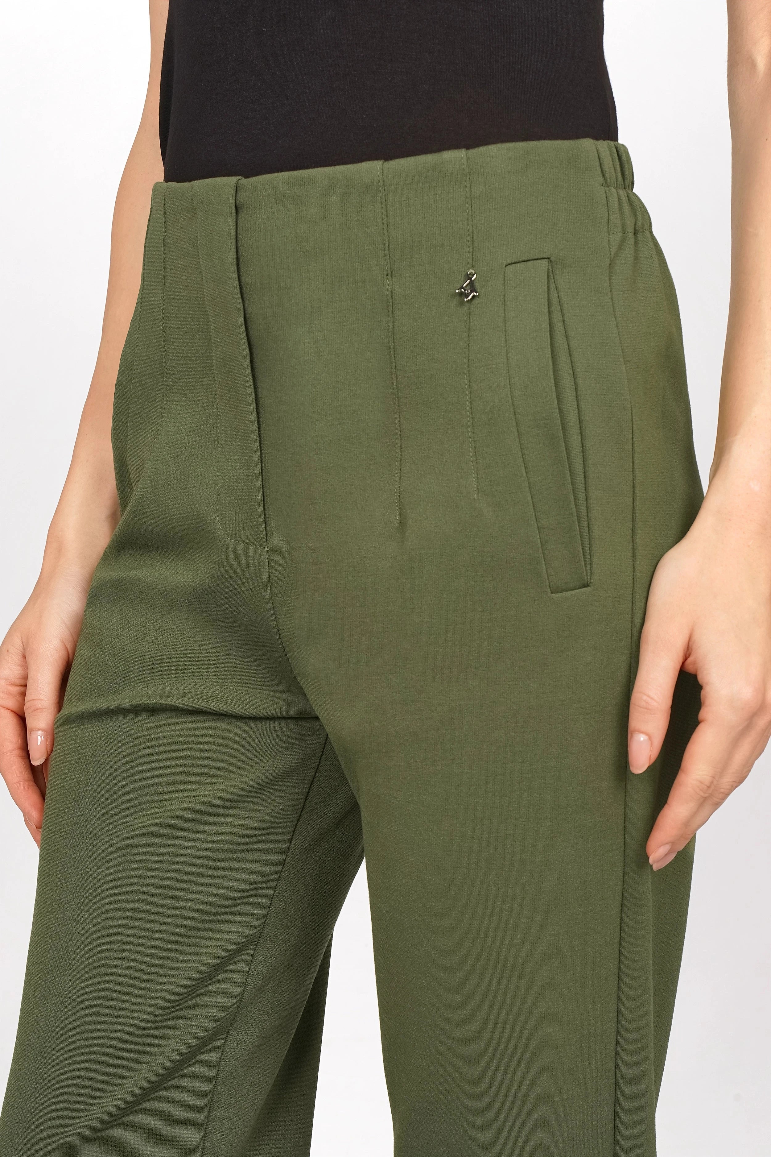 Green CEELIA ankle pants with slim fit, high waist, and side pockets.