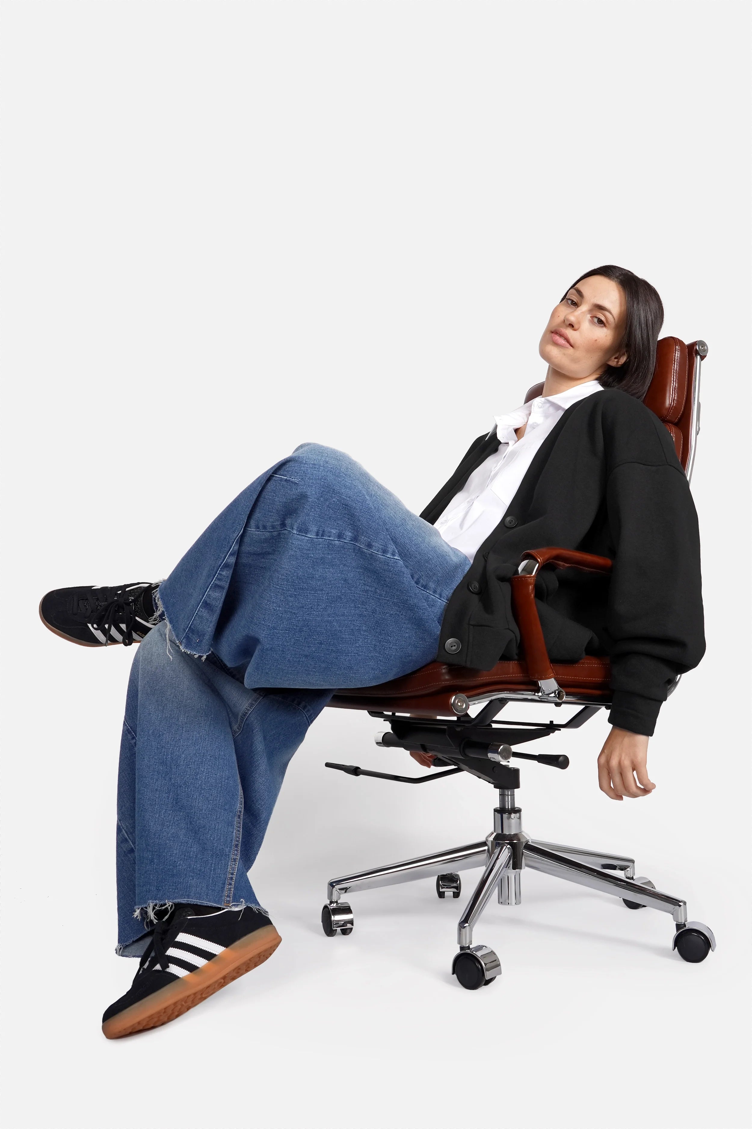Relaxed Fit Sweatjacke mit gebürsteter Innenseite, durchgeknöpfter Knopfleiste und aufgesetzten Taschen