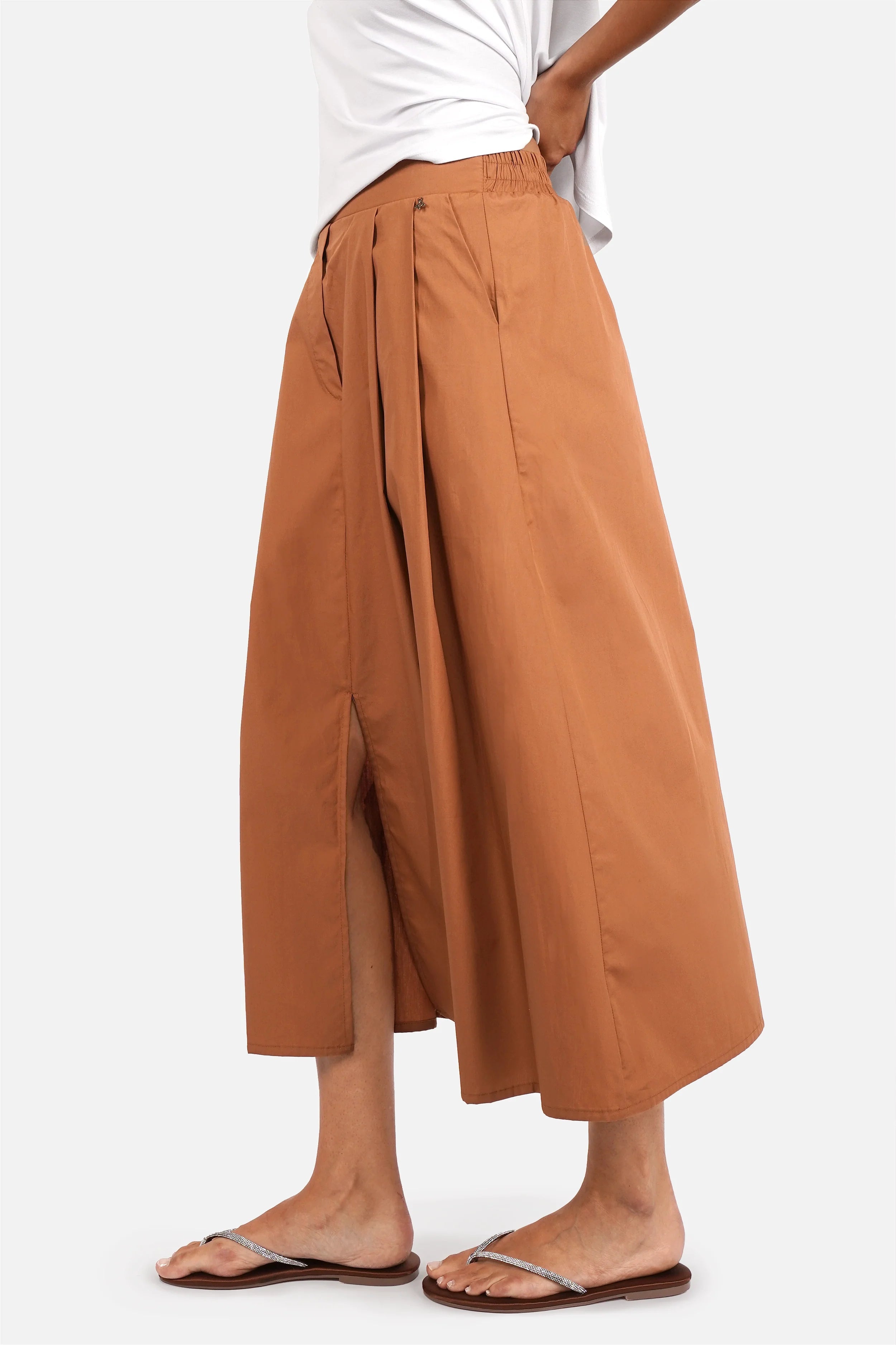 Leichter CHIKY Popeline Rock mit elastischem Bund und seitlichen Taschen in A-Linie, midi Länge und Relaxed Fit