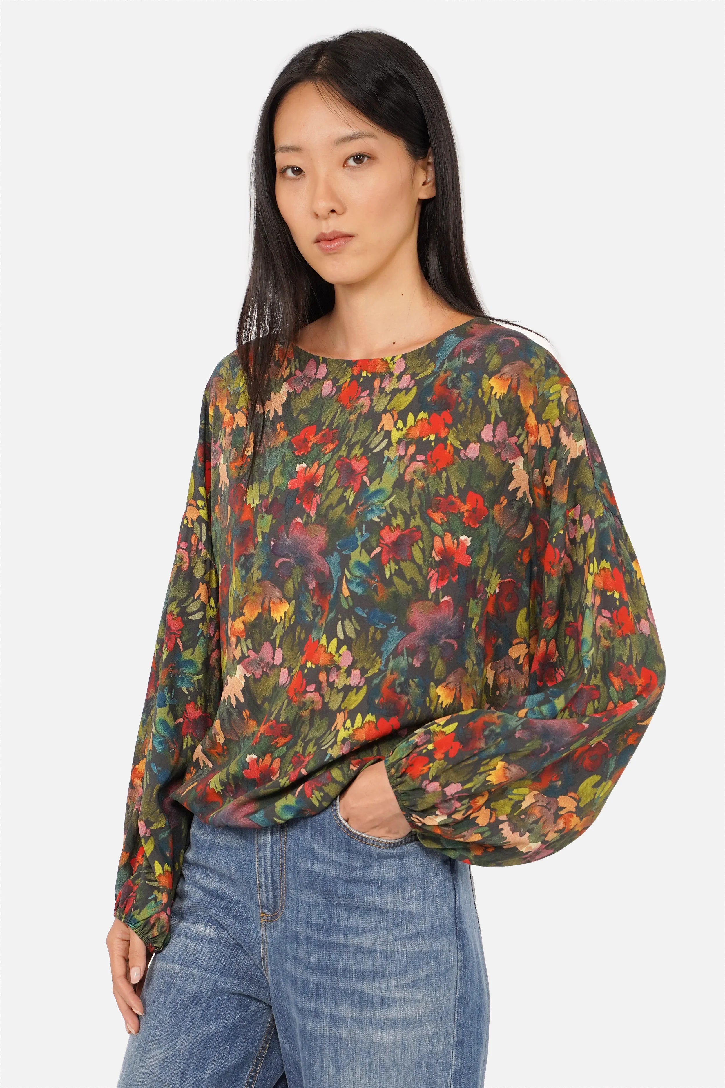 DAVKA Bluse aus feiner Viskose mit floralem Allover-Print, Rundhalsausschnitt und langen Ballonärmeln