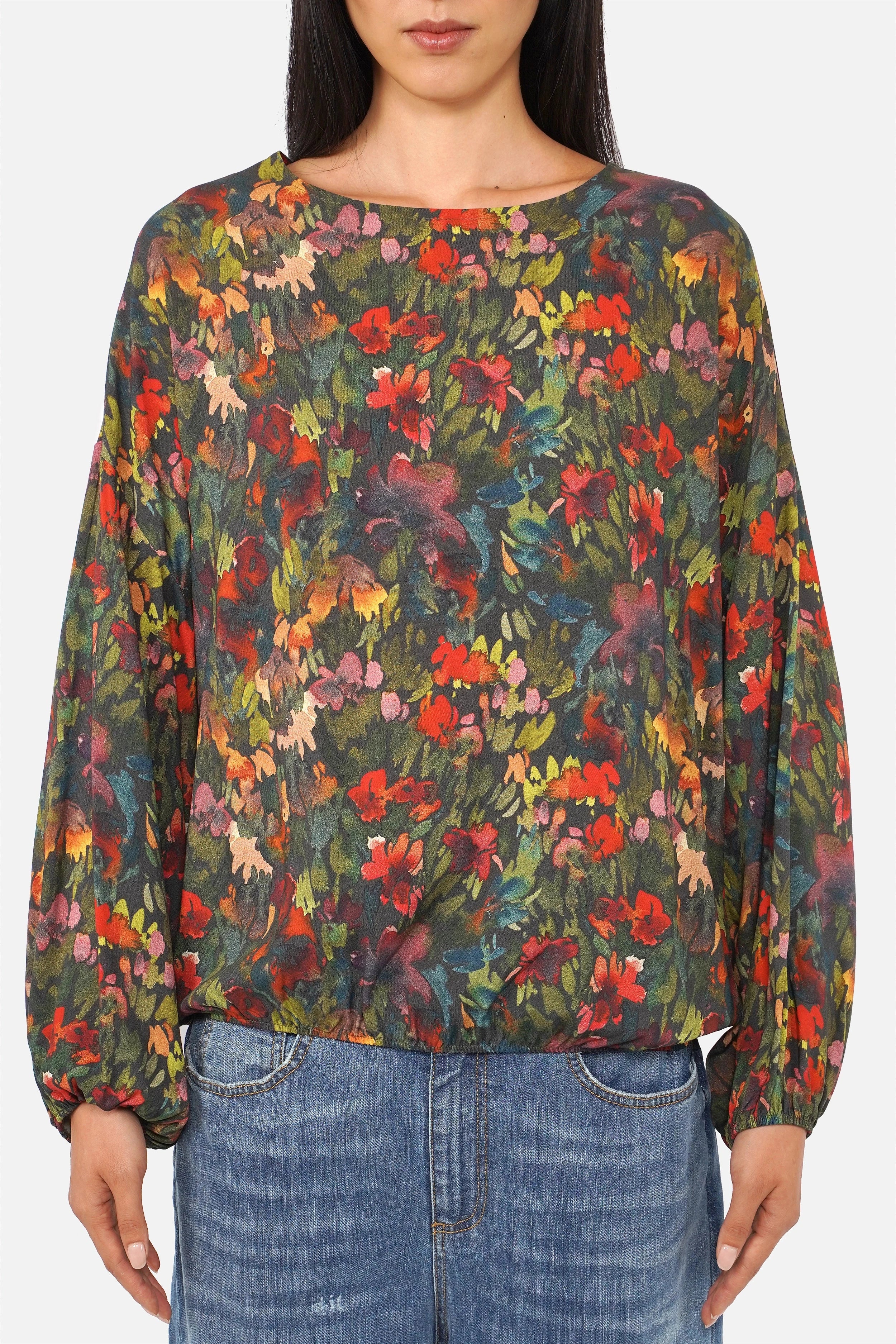 DAVKA Bluse aus feiner Viskose mit floralem Allover-Print, Rundhalsausschnitt, überschnittenen Schultern und langen Ballonärmeln