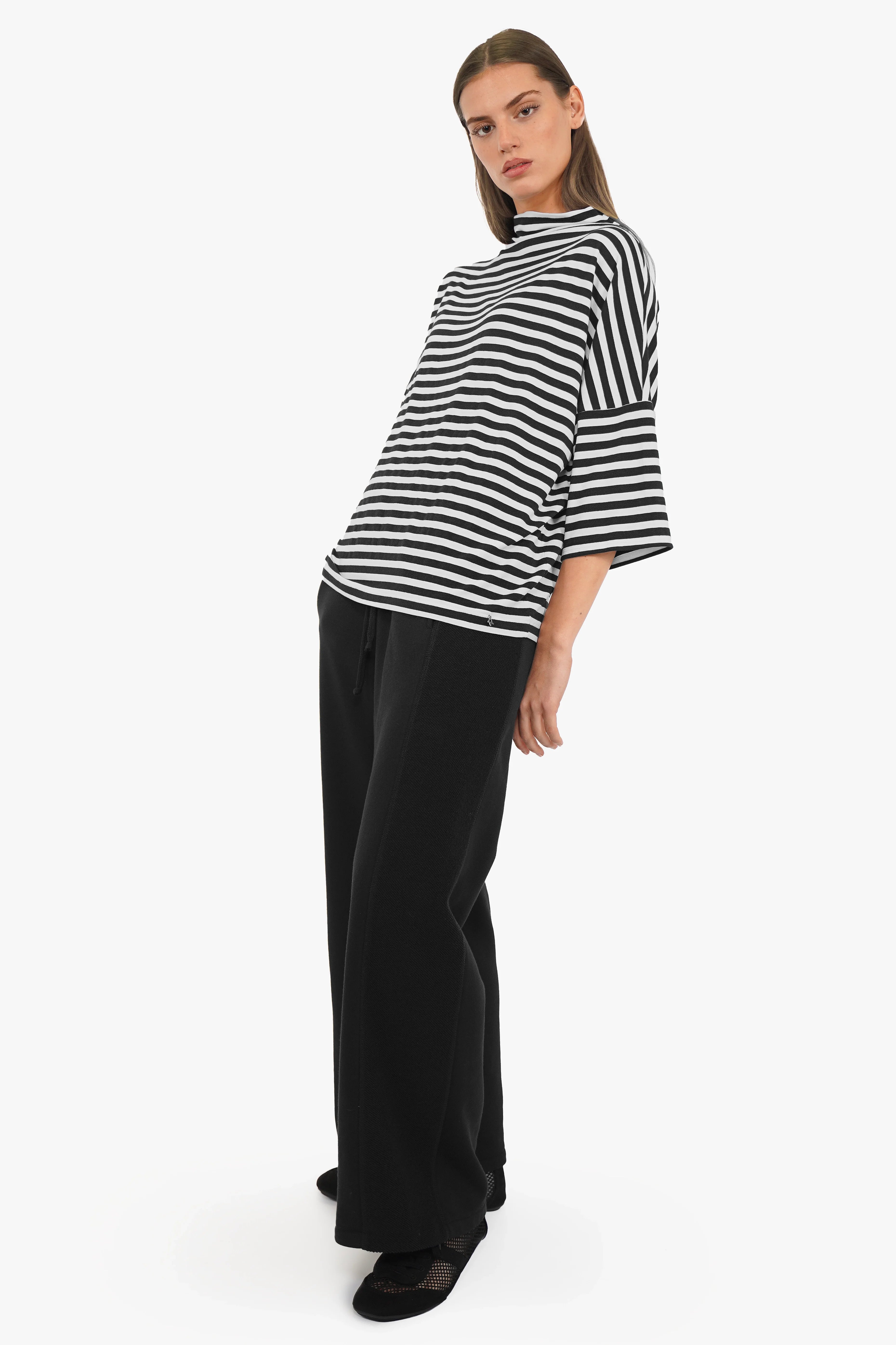 DESSI Straight Leg Sweathose aus weichem Baumwollsweat mit Tunnelbund, seitlichen Taschen und geradem Bein