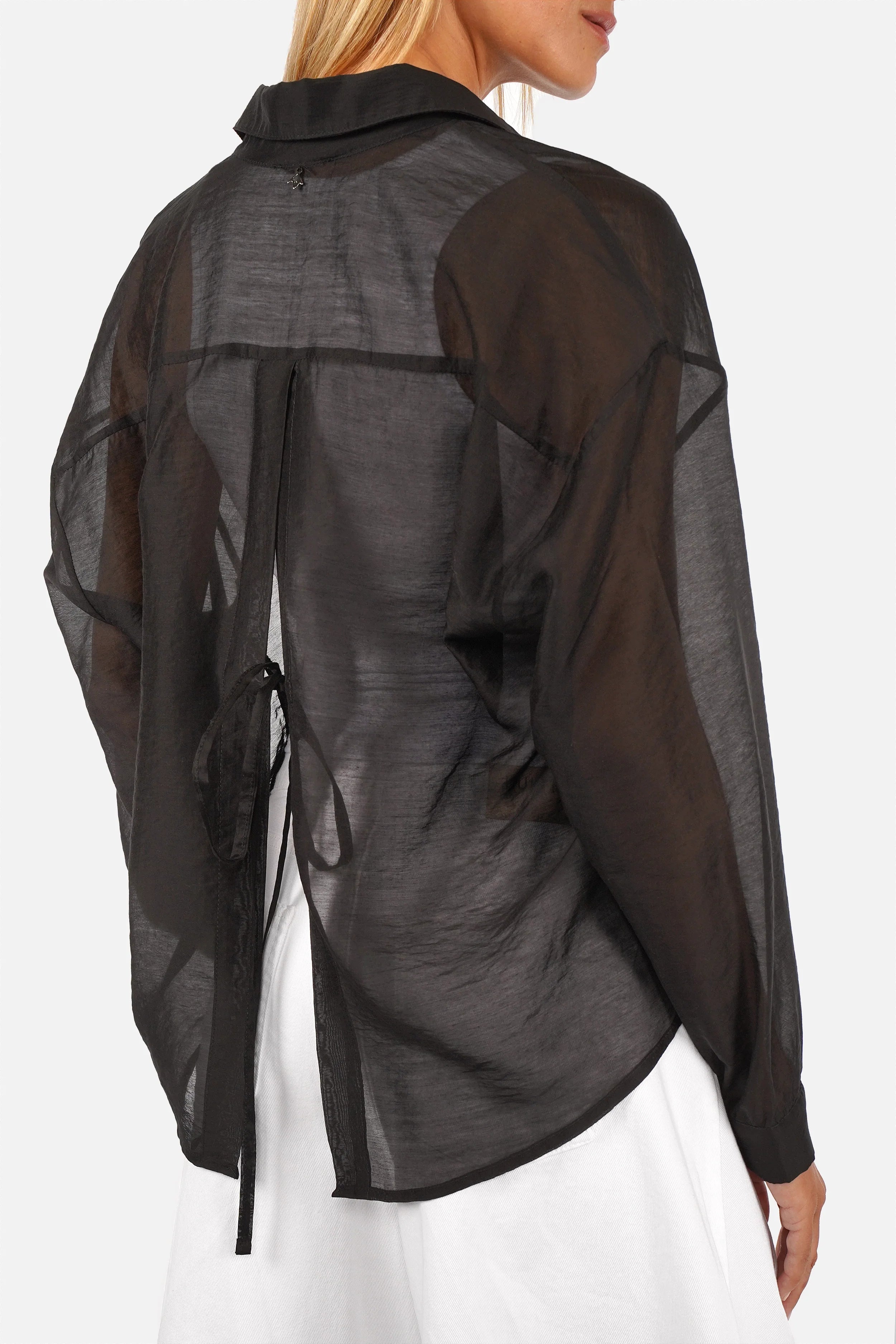 DORISA Bluse aus Lyocell mit leichtem Glanz und semitransparenter Optik, Hemdkragen, Manschette mit Knopf, abgerundeter Saum, Regular Fit