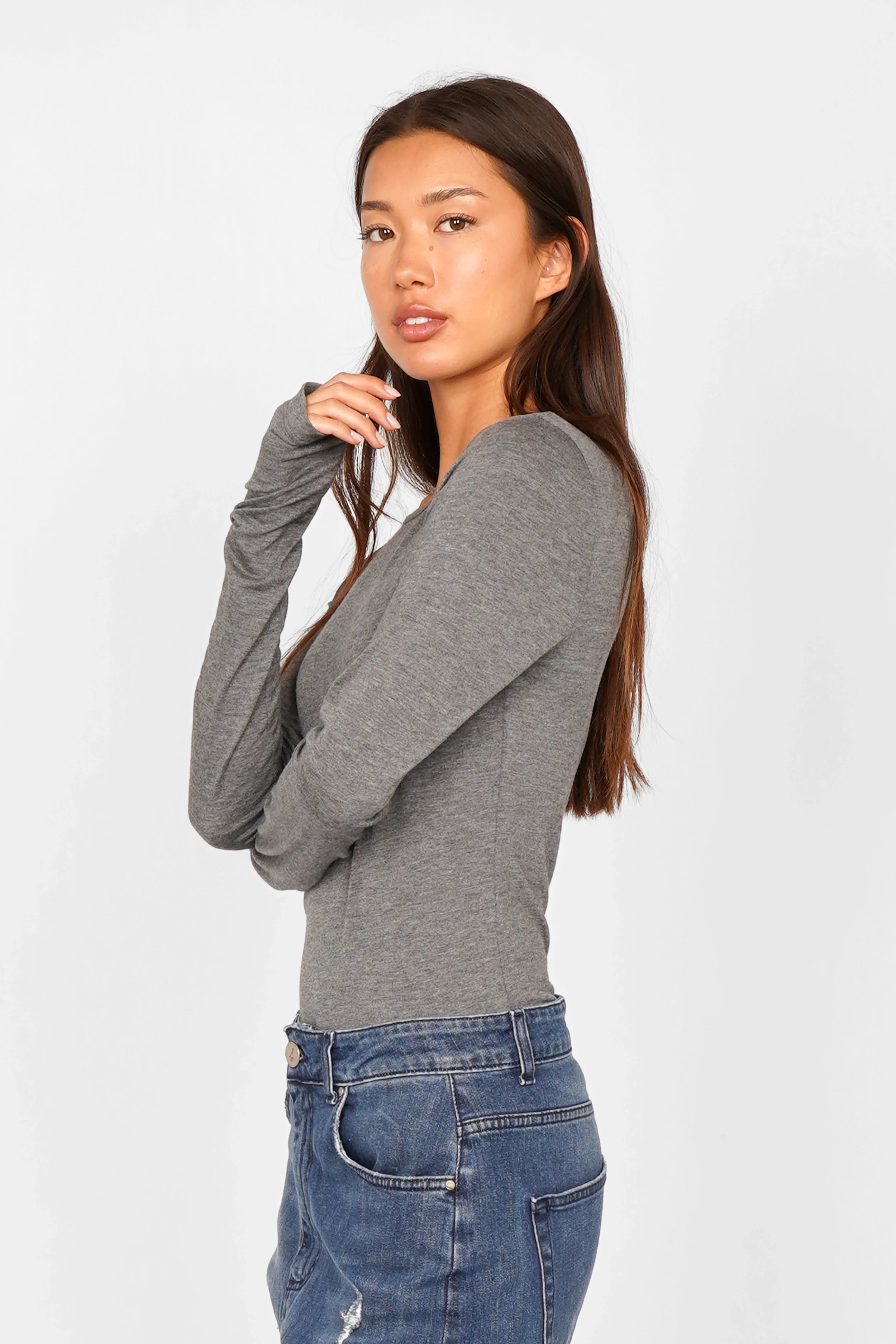 Damen Longsleeve aus weichem Viskose-Jersey mit Rundhalsausschnitt und extra langen Ärmeln in Grau