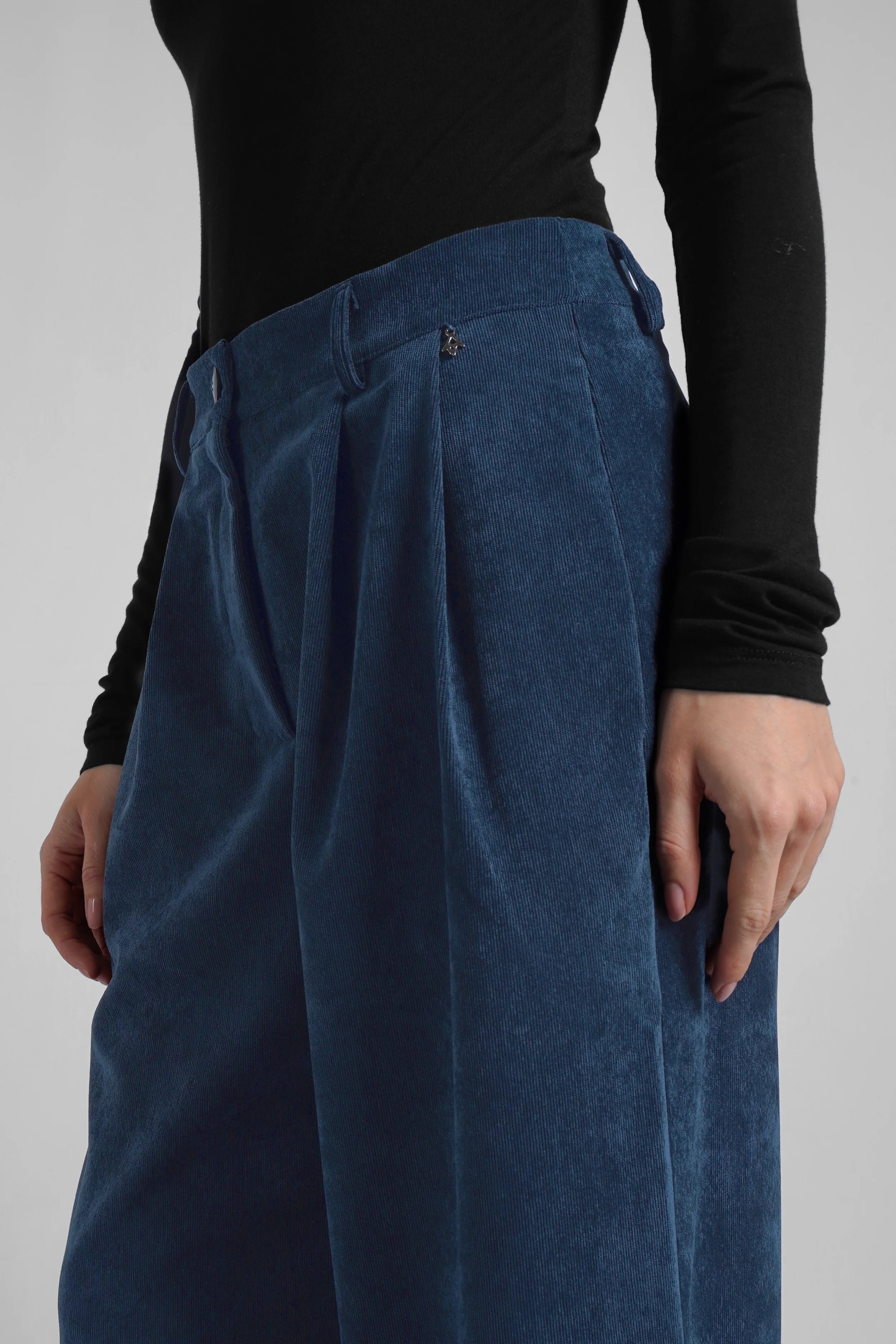ELEE Wide Leg Cordhose High-Waist weite Cordhose mit Bundfalten und Eingrifftaschen in Blau