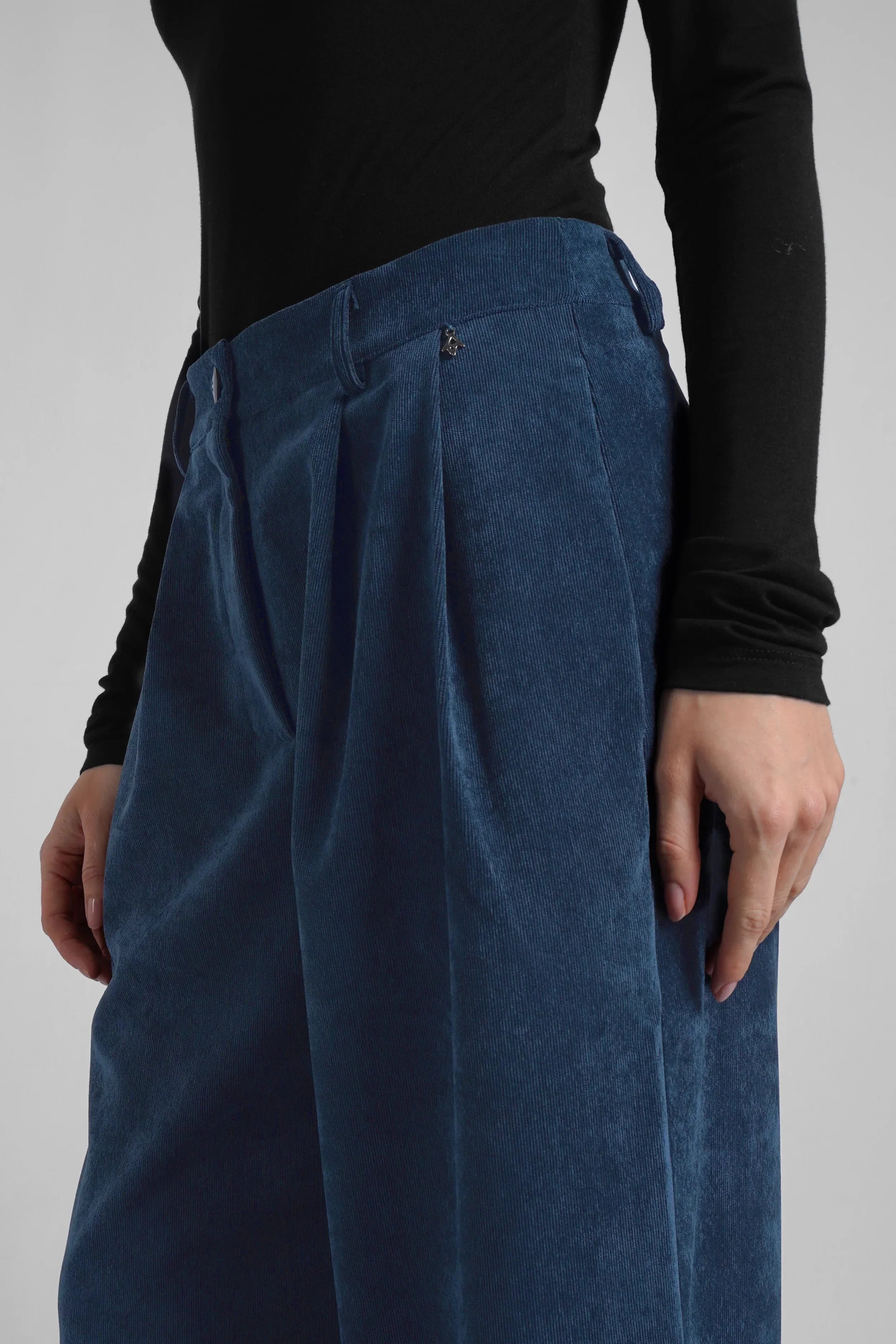 ELEE Wide Leg Cordhose high-waist blue soft corduroy pants with wide legs and front pockets
