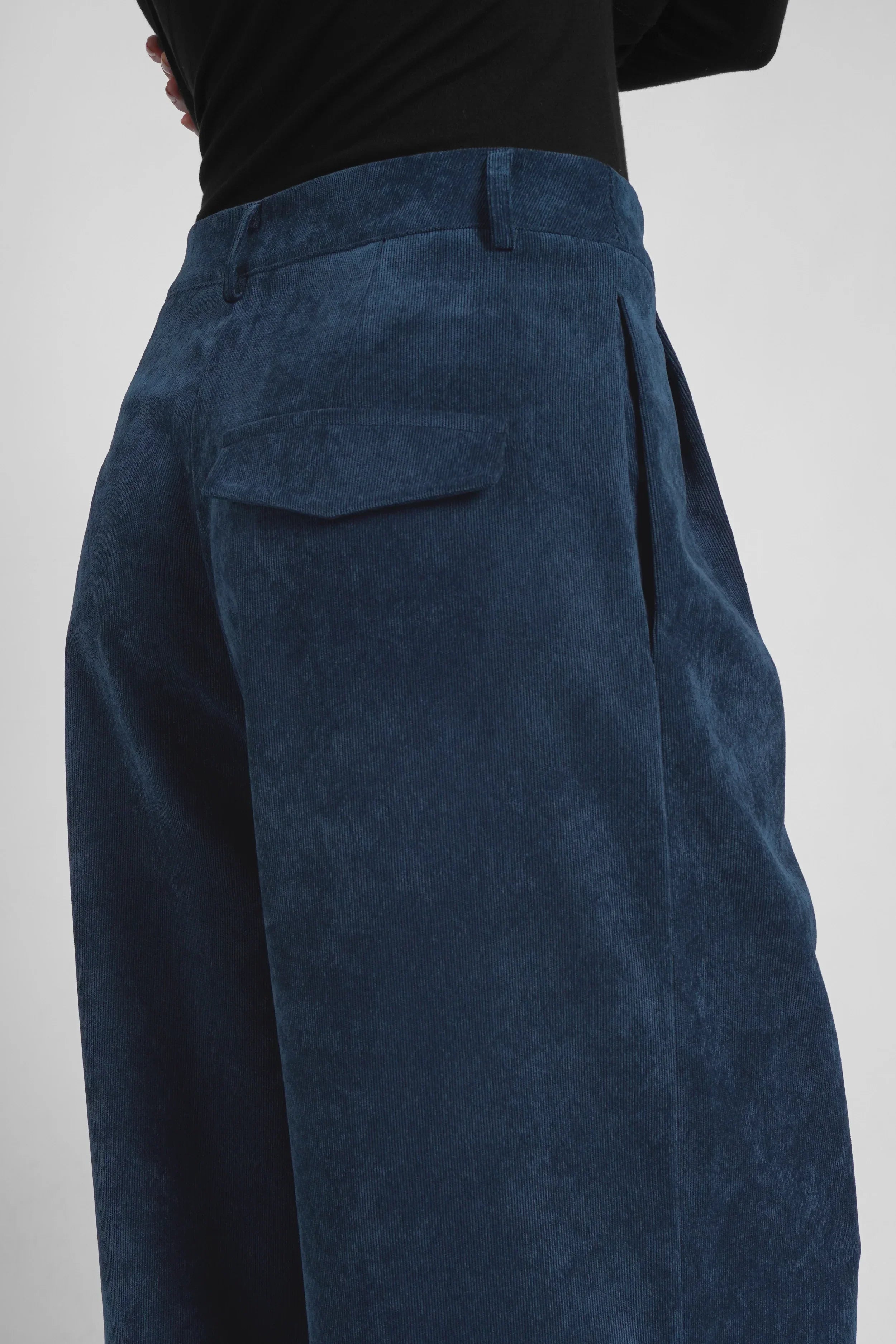 Dunkelblaue ELEE Wide Leg Cordhose mit High Waist und weiten Beinen aus weichem Cord-Material