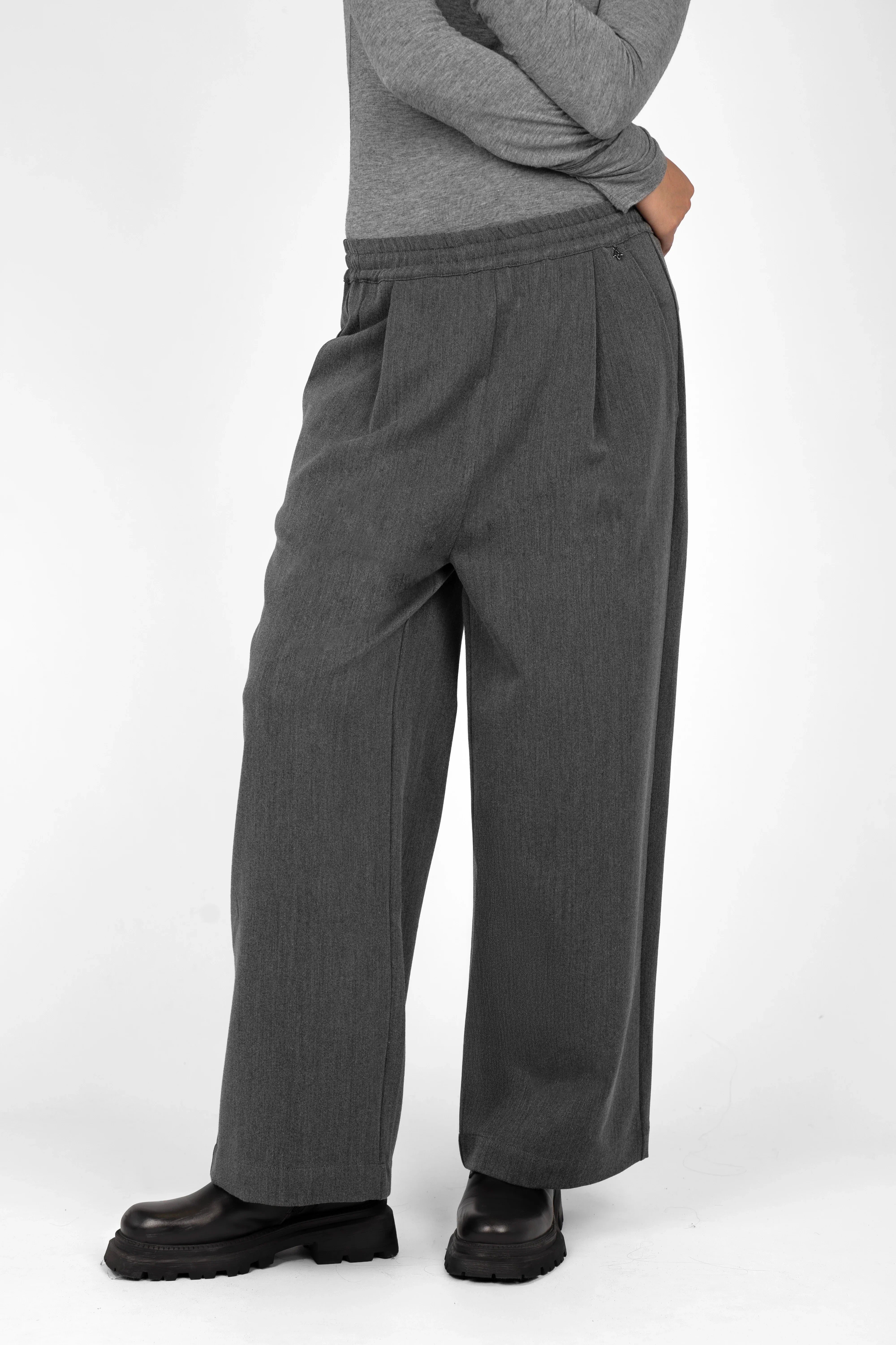 ONAH Wide-Leg Hose gray relaxed fit pants with elastic waistband and side pockets