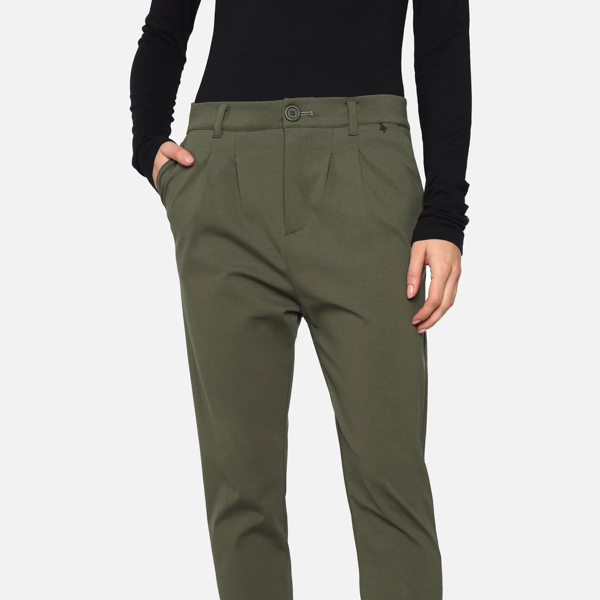HEELENA Tapered Pants knitterarme Hose mit tapered leg und mittlerer Bundhöhe in zwei Längen