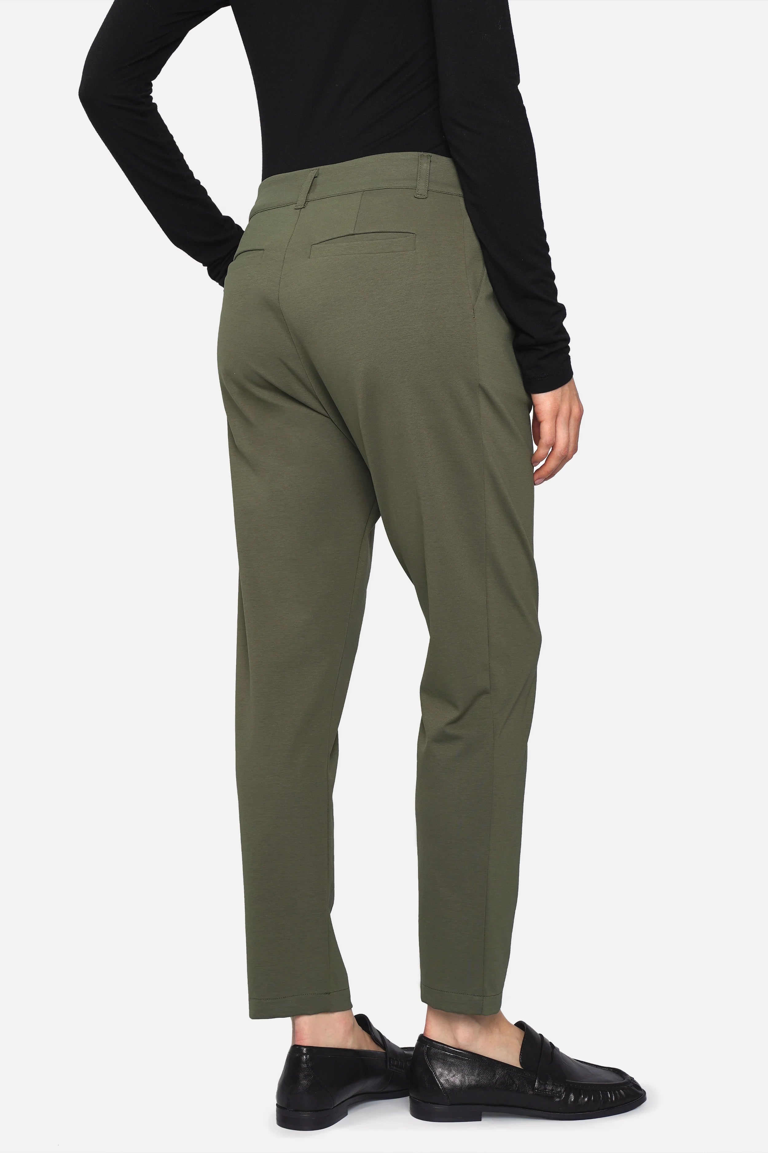 Heelena Tapered Pants Damenhose mit knitterarmer Qualität und entspannter Passform in zwei Längen