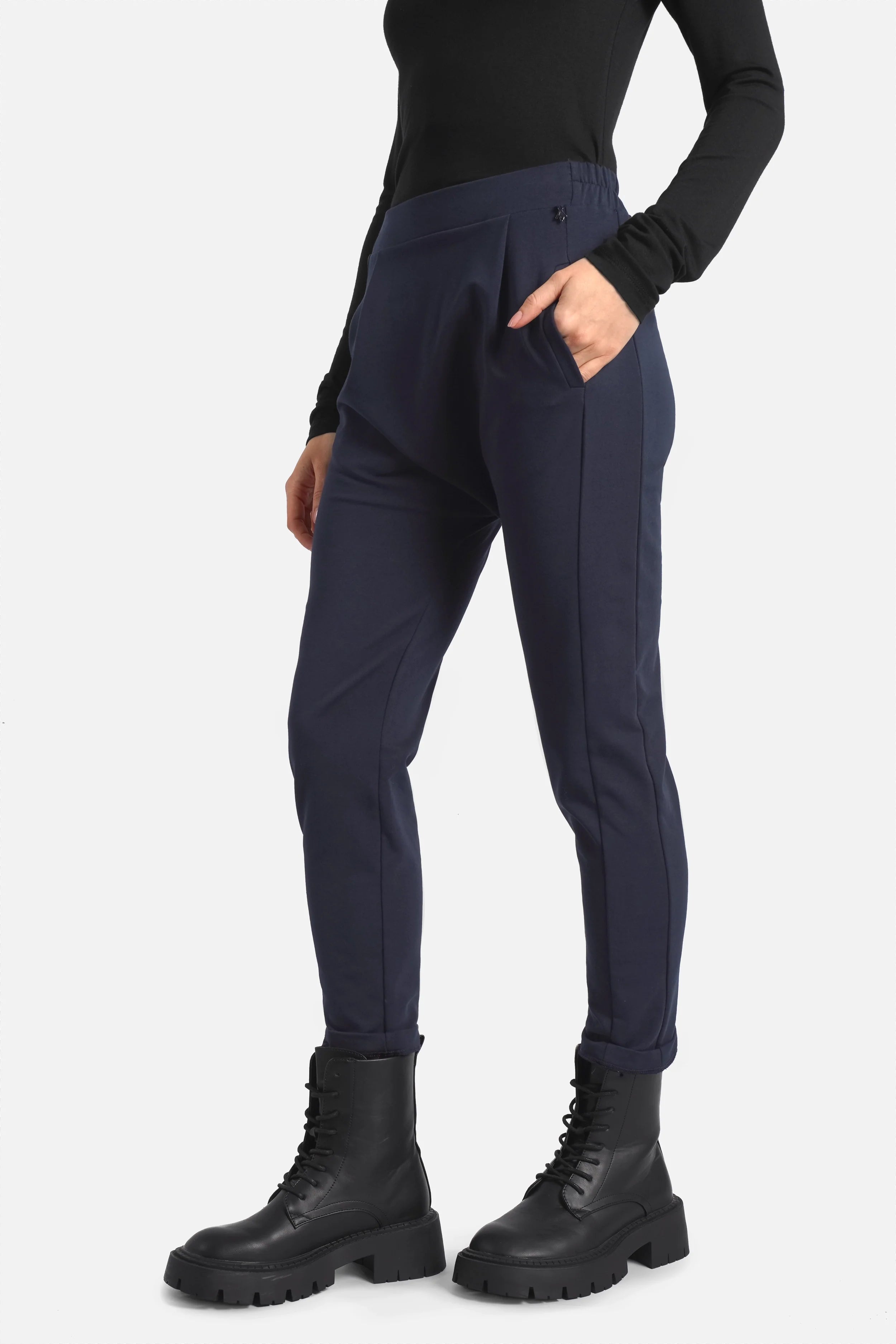 HANNA.K Tapered Sweathose mit elastischem Bund und seitlichen Taschen im lässigen Regular Fit