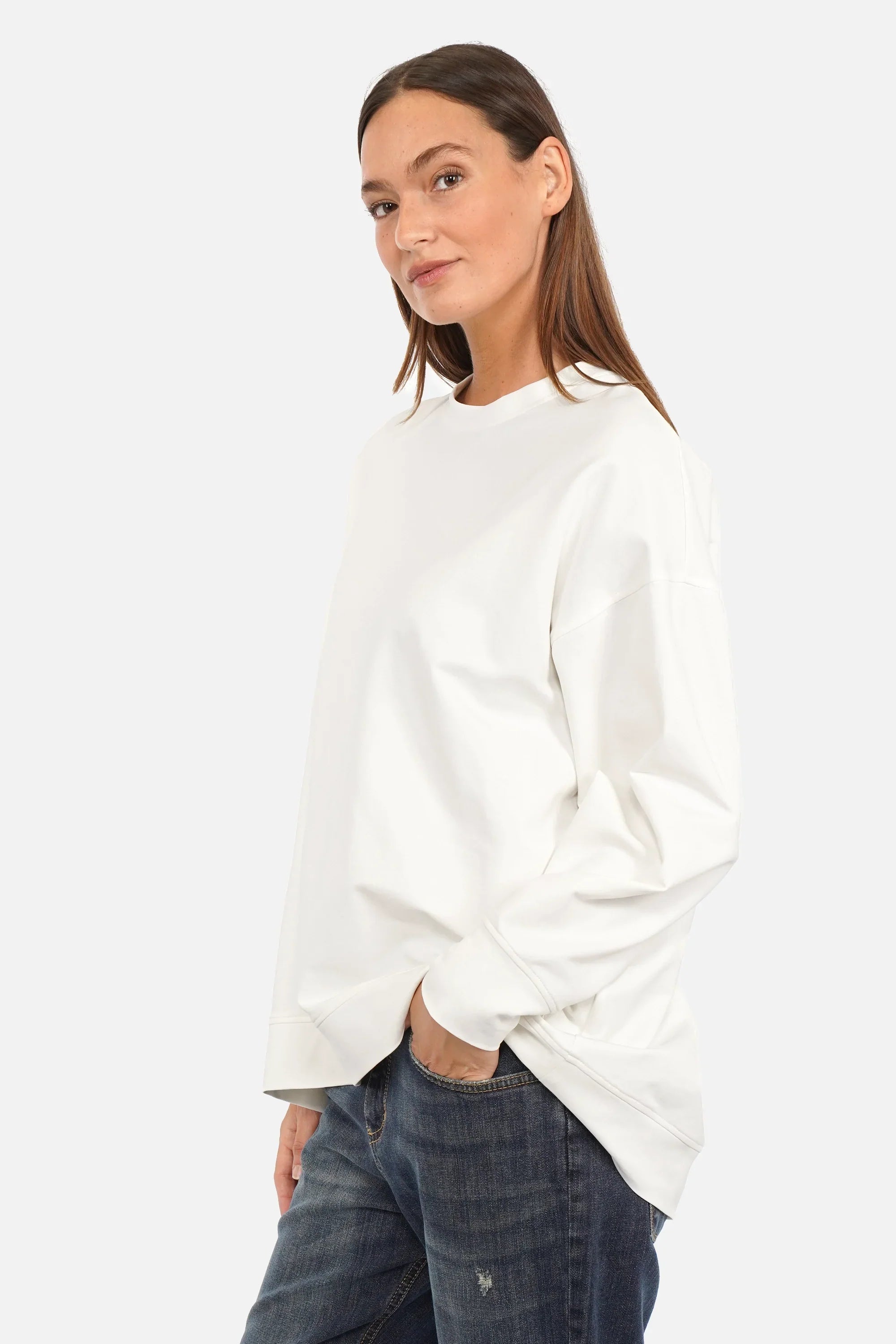 EIREL Relaxed Sweater leichter Sweatpullover mit Rundhalsausschnitt und ton-in-ton Logo-Stickerei in A-Linie