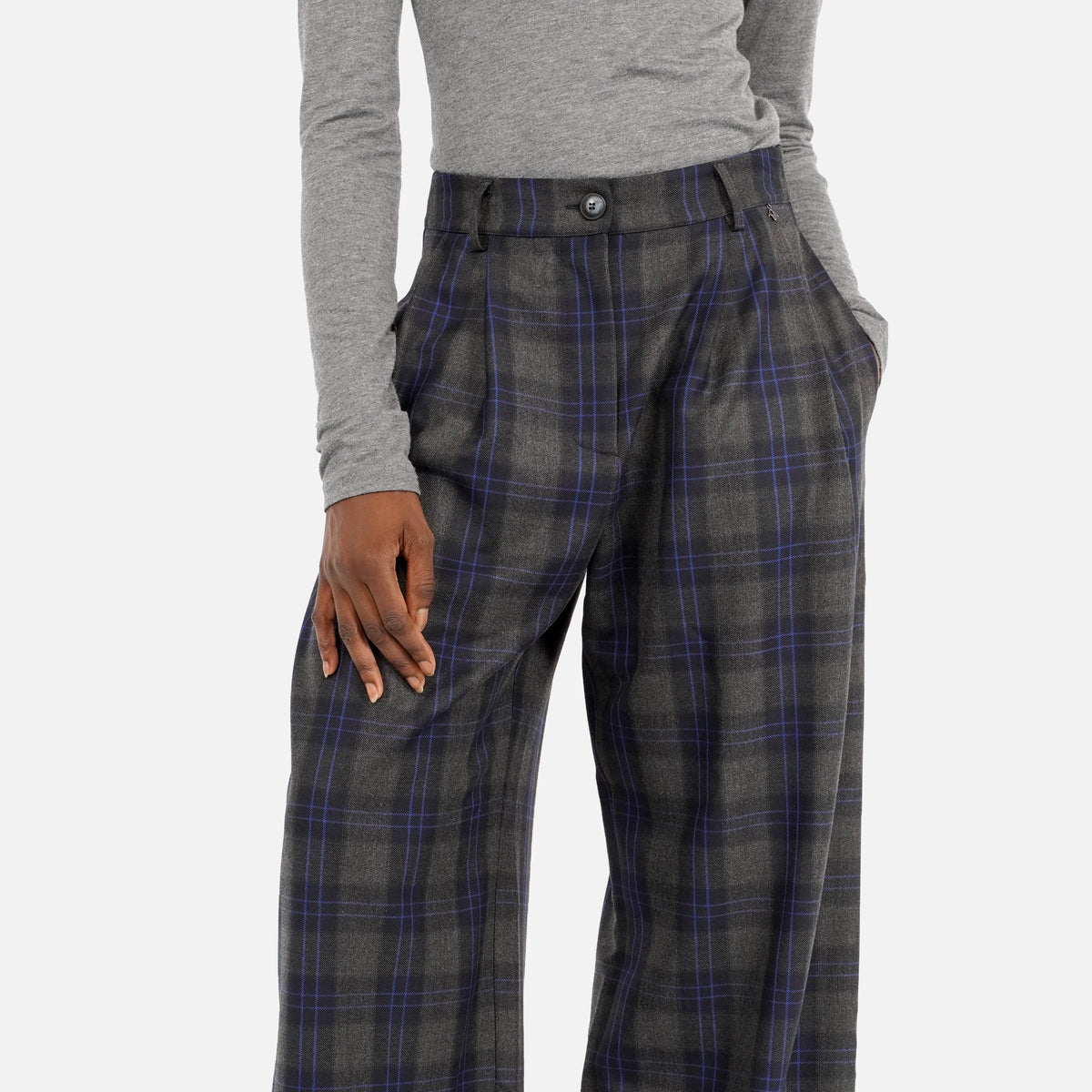 ELEE wide-leg trousers; check pattern with blue accents, high waist, side pockets, wide legs