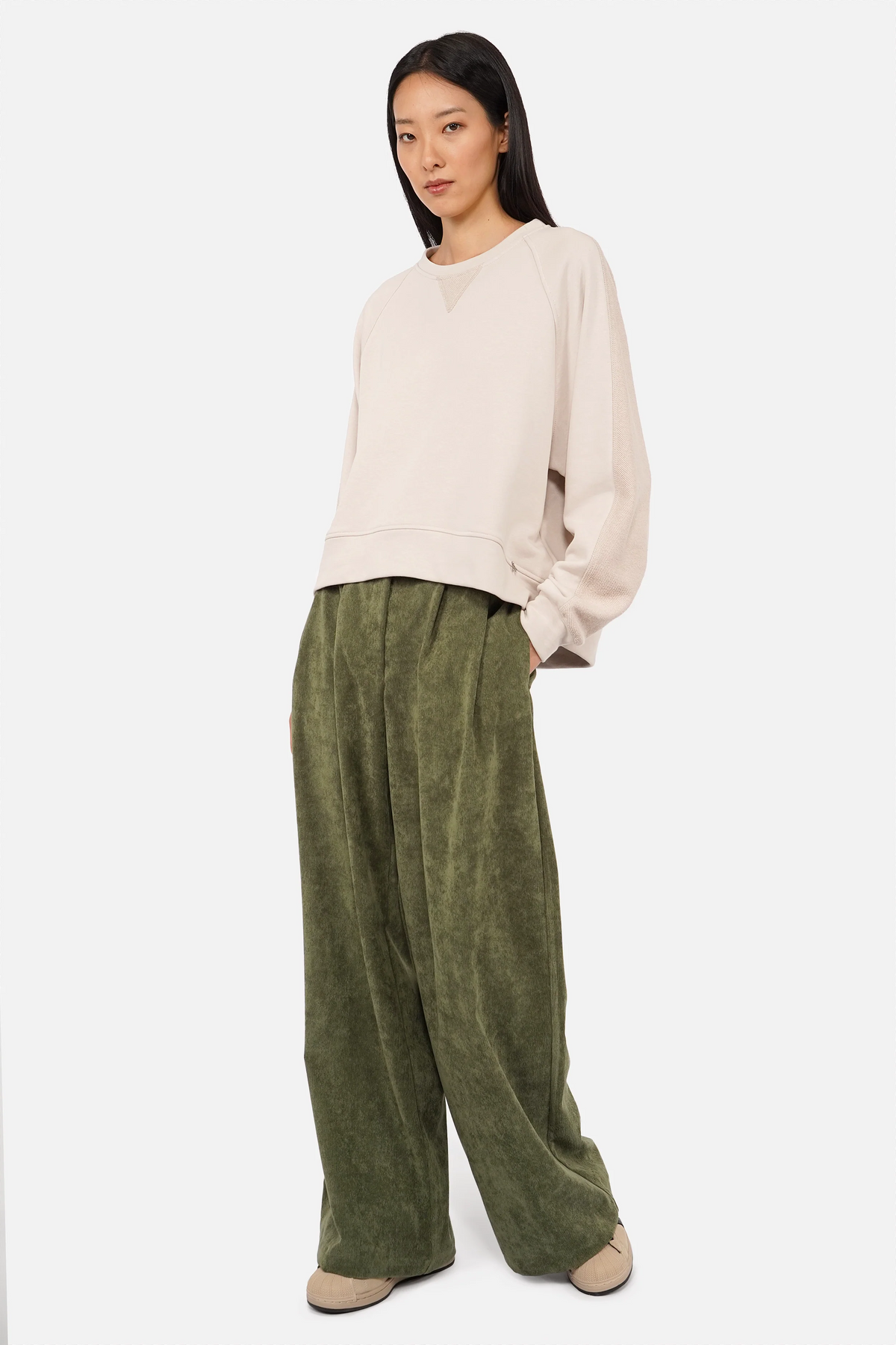 ELEE Wide Leg Cordhose aus weichem Stretch-Cord mit hohem Bund und seitlichen Taschen