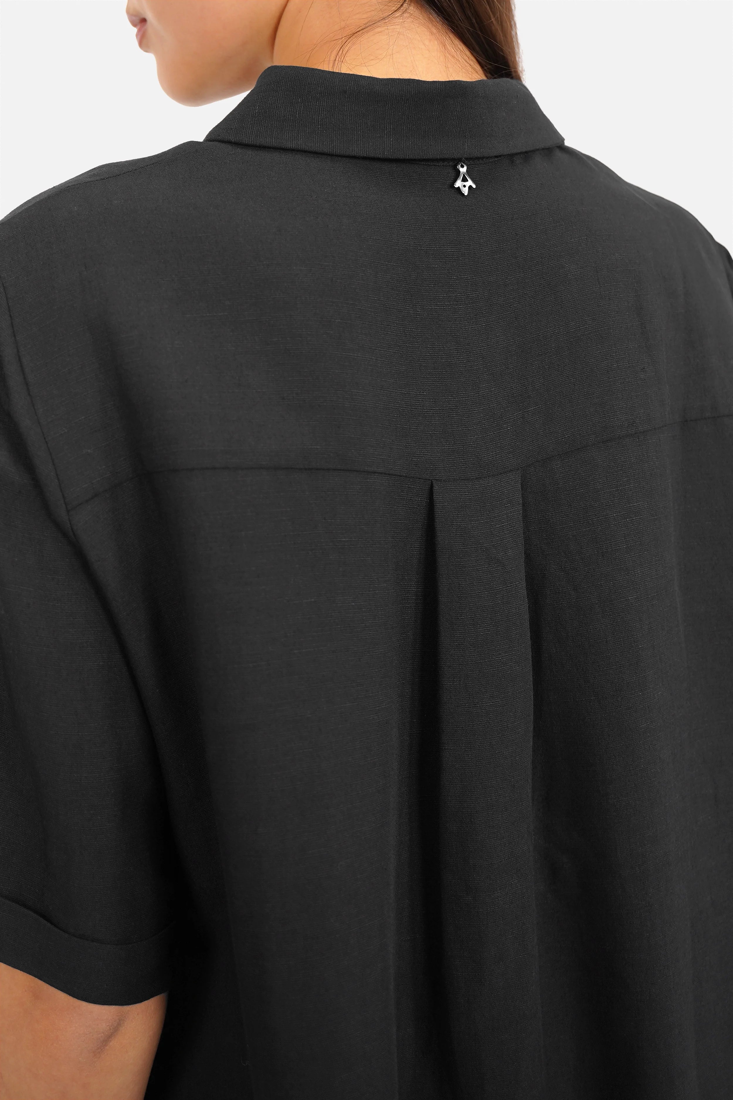 Elegantes ELINI Leinen Polokleid mit Hemdkragen und halblanger Knopfleiste in leichter A-Linie und Relaxed Fit