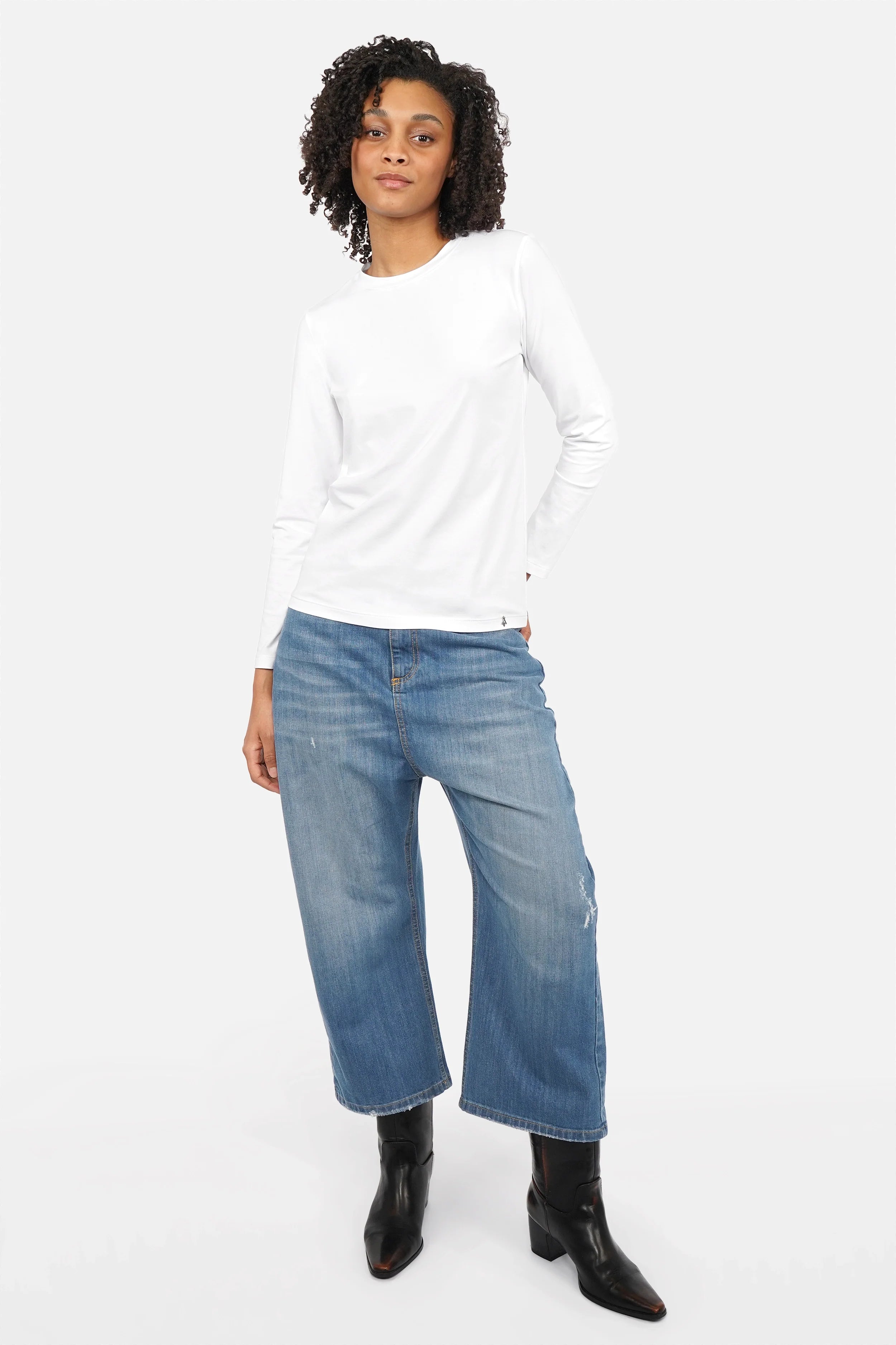 ELIN Longsleeve aus weichem Baumwolljersey mit Rundhalsausschnitt und Regular Fit in Größe S